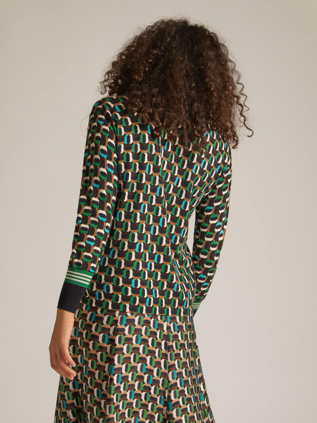 Jersey con estampado geométrico image number 1