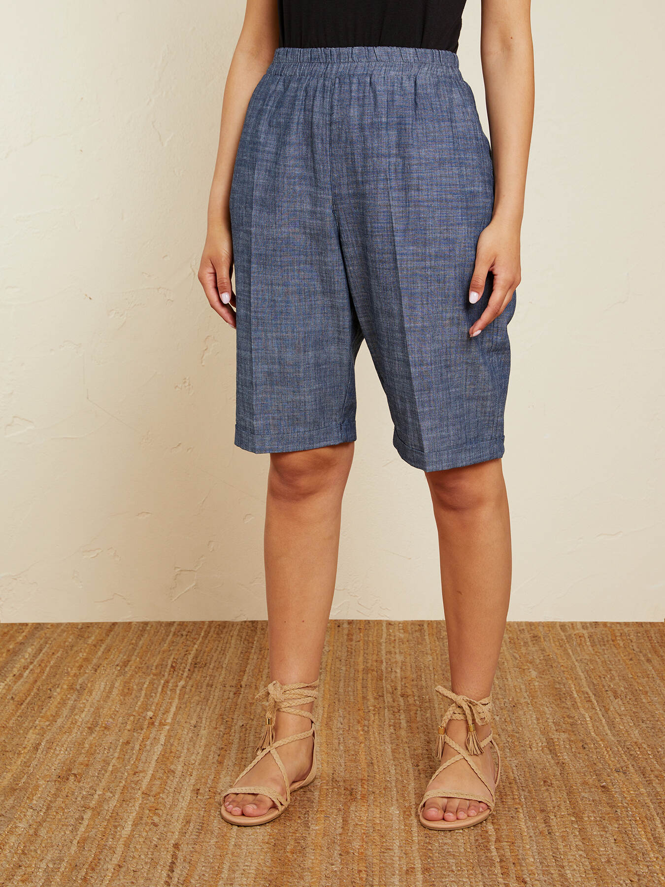 Cotton and linen shorts image number 3