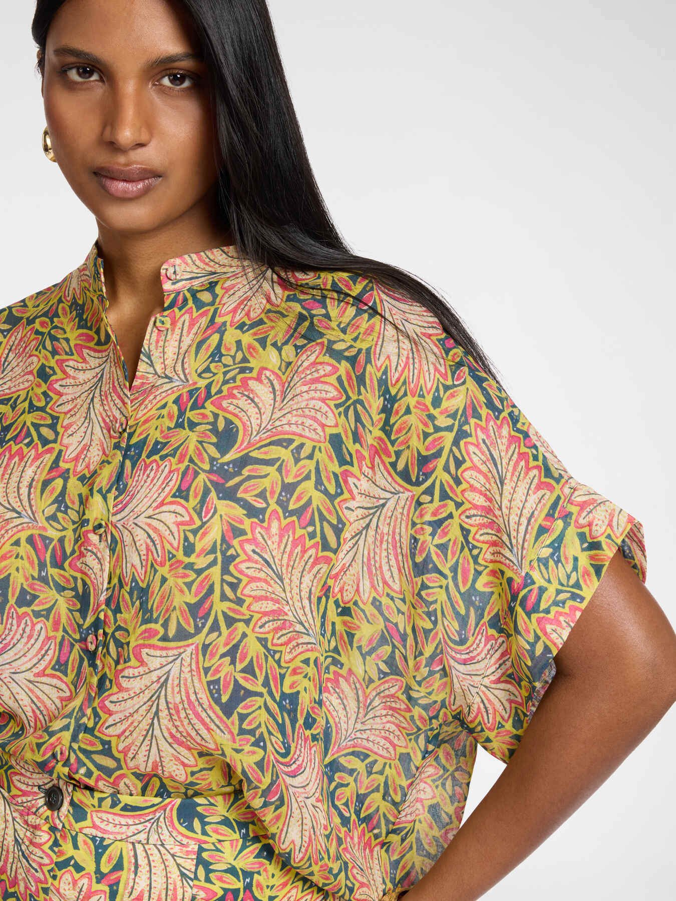 Camicia in rami&eacute; stampato image number 3