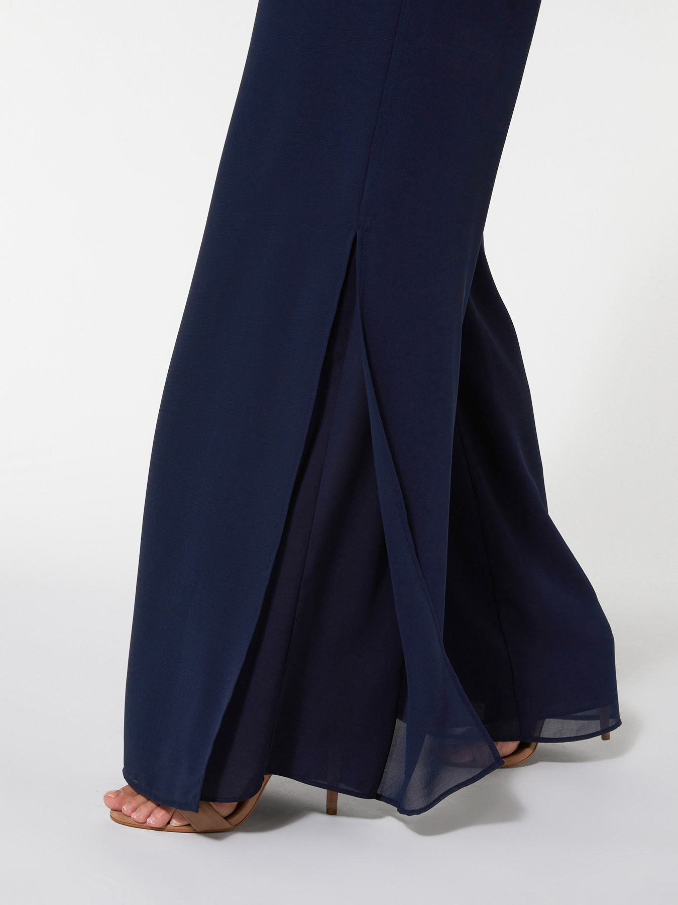 Completo elegante con top, pantaloni e stola image number 5