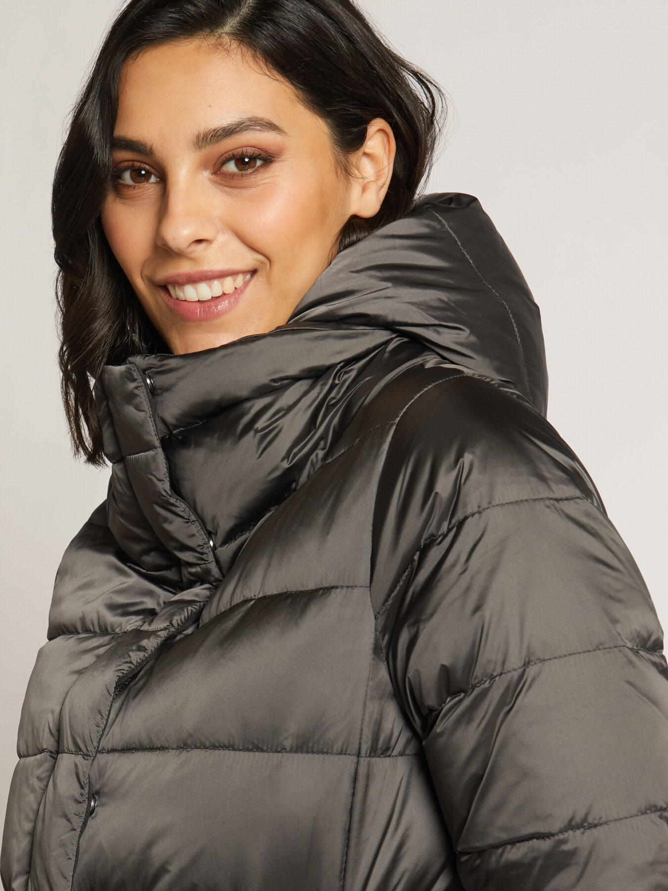 Piumino lungo con cappuccio image number 3