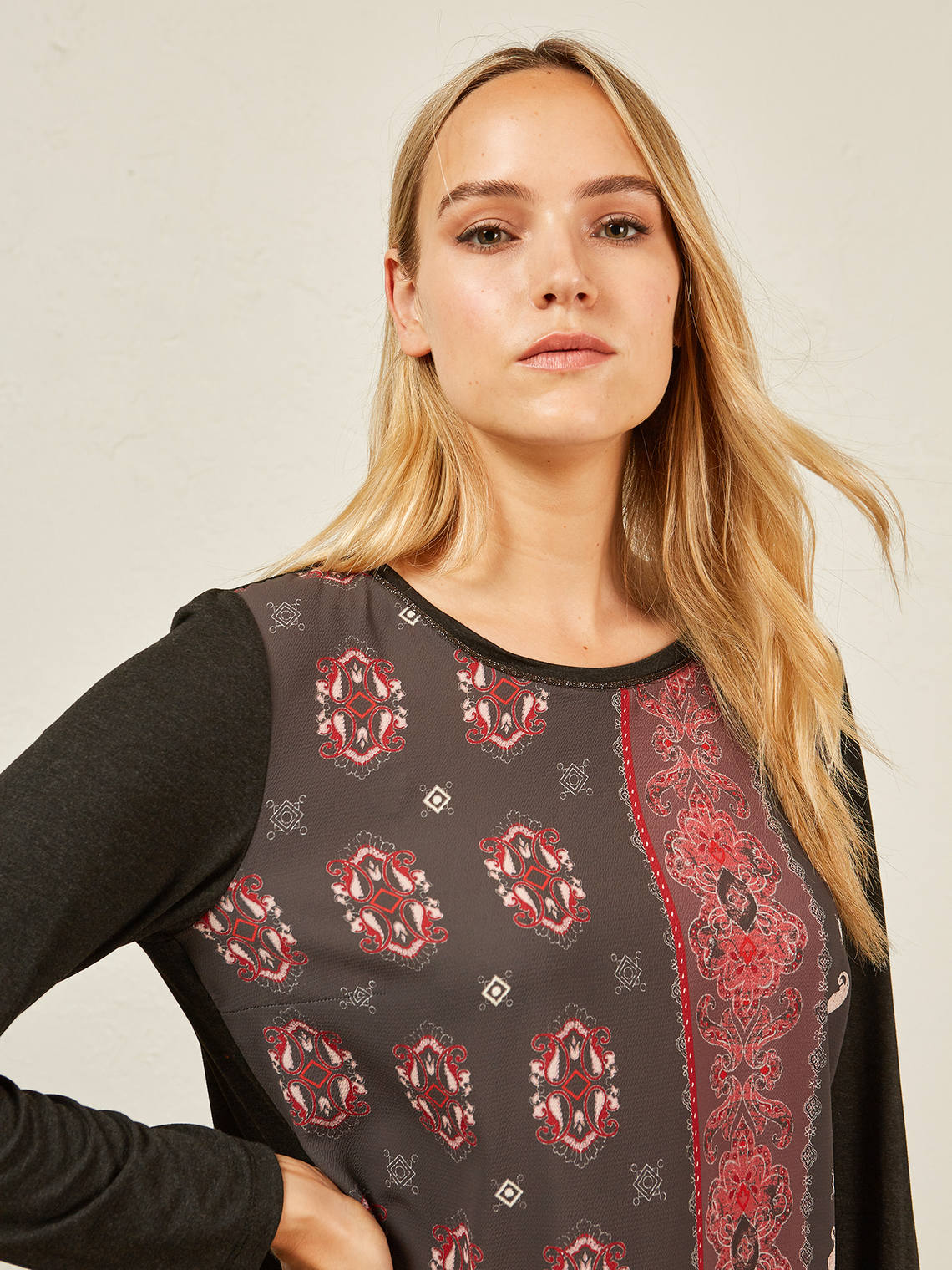 Elenamiro: T-shirt com parte frontal estampada_5