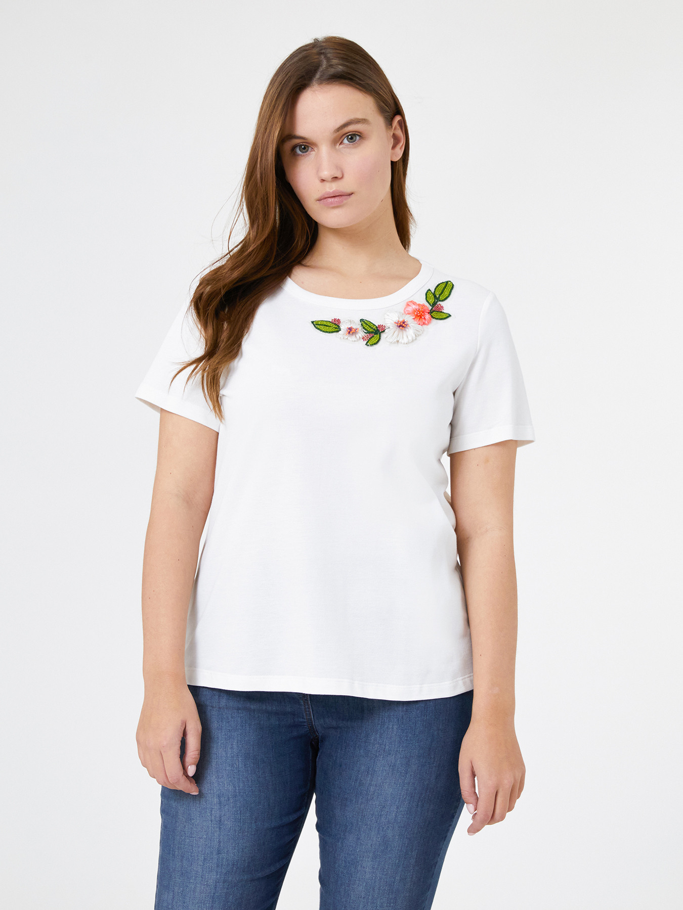 T-shirt with floral embroidery image number 2