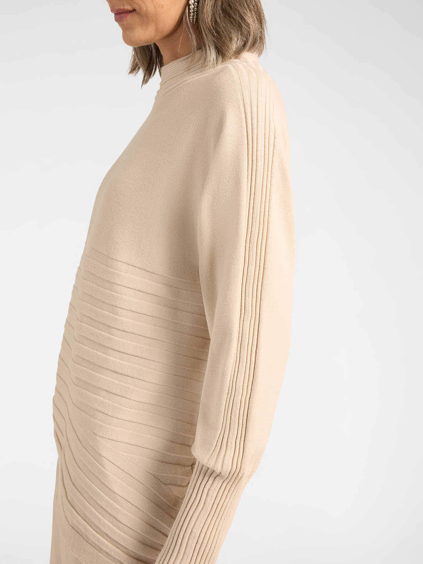 Pull en viscose avec motif &agrave; rayures image number 3