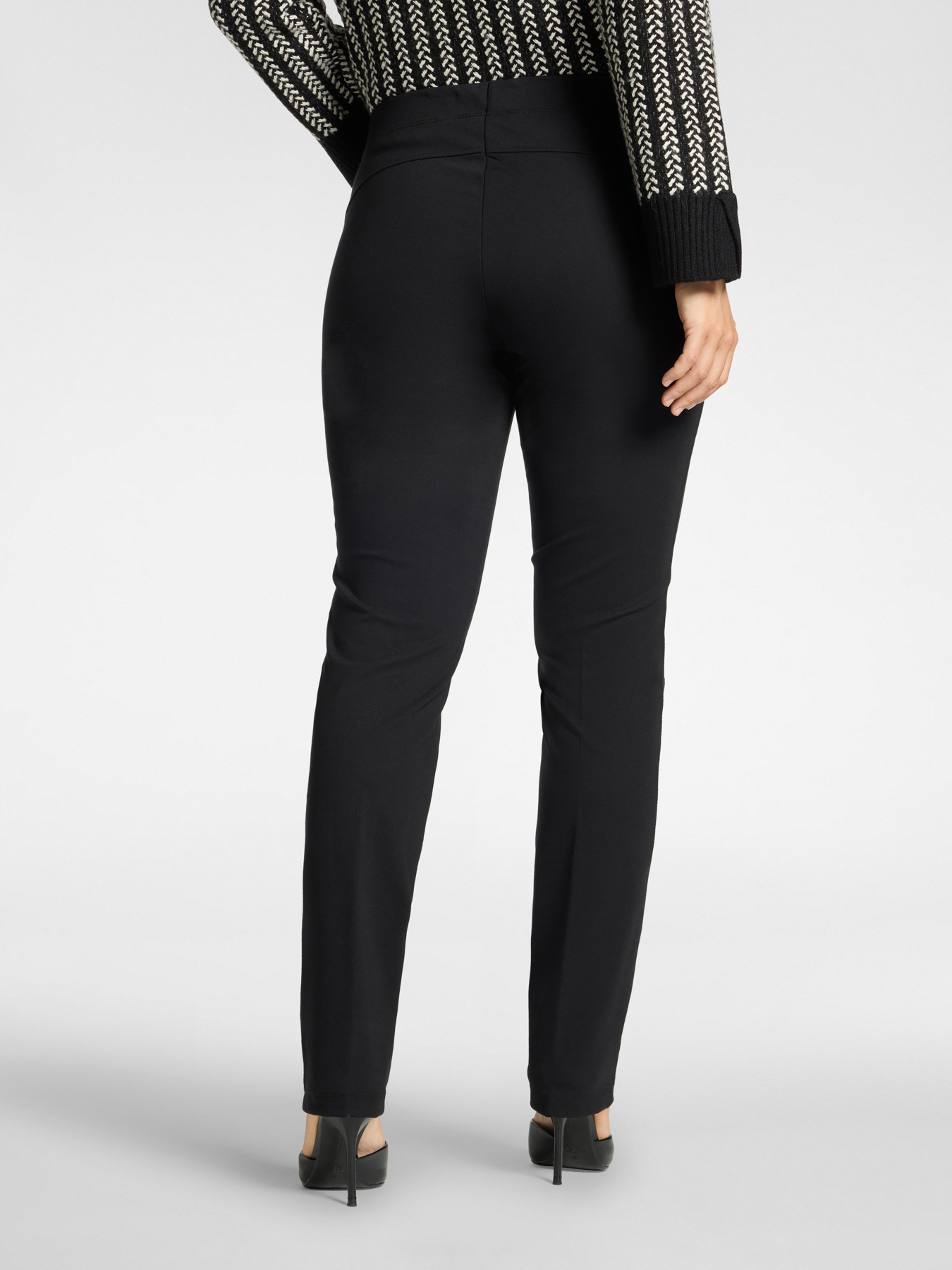 Pantalon slim en point milanais image number 1