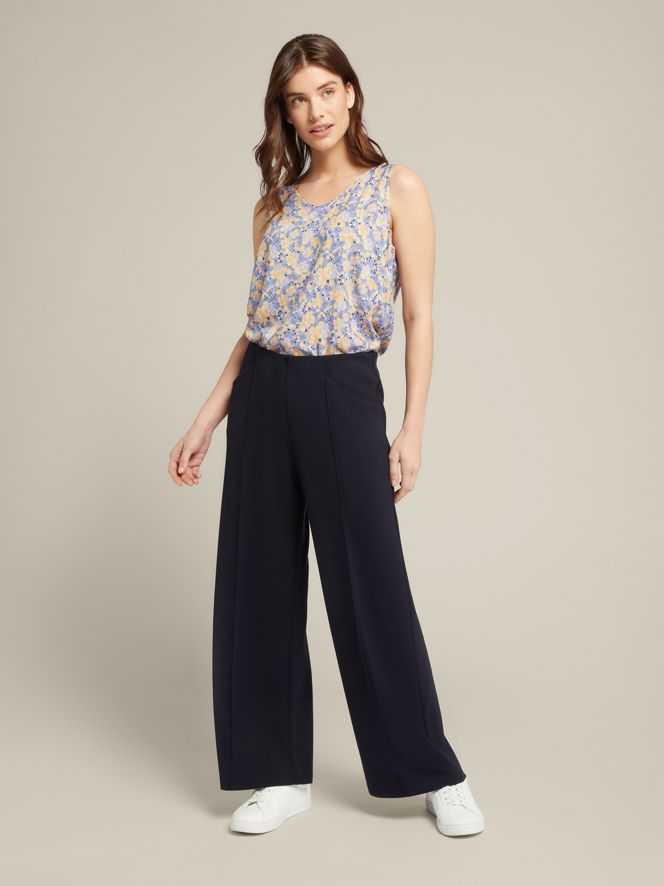 Relaxed fit trousers image number 0