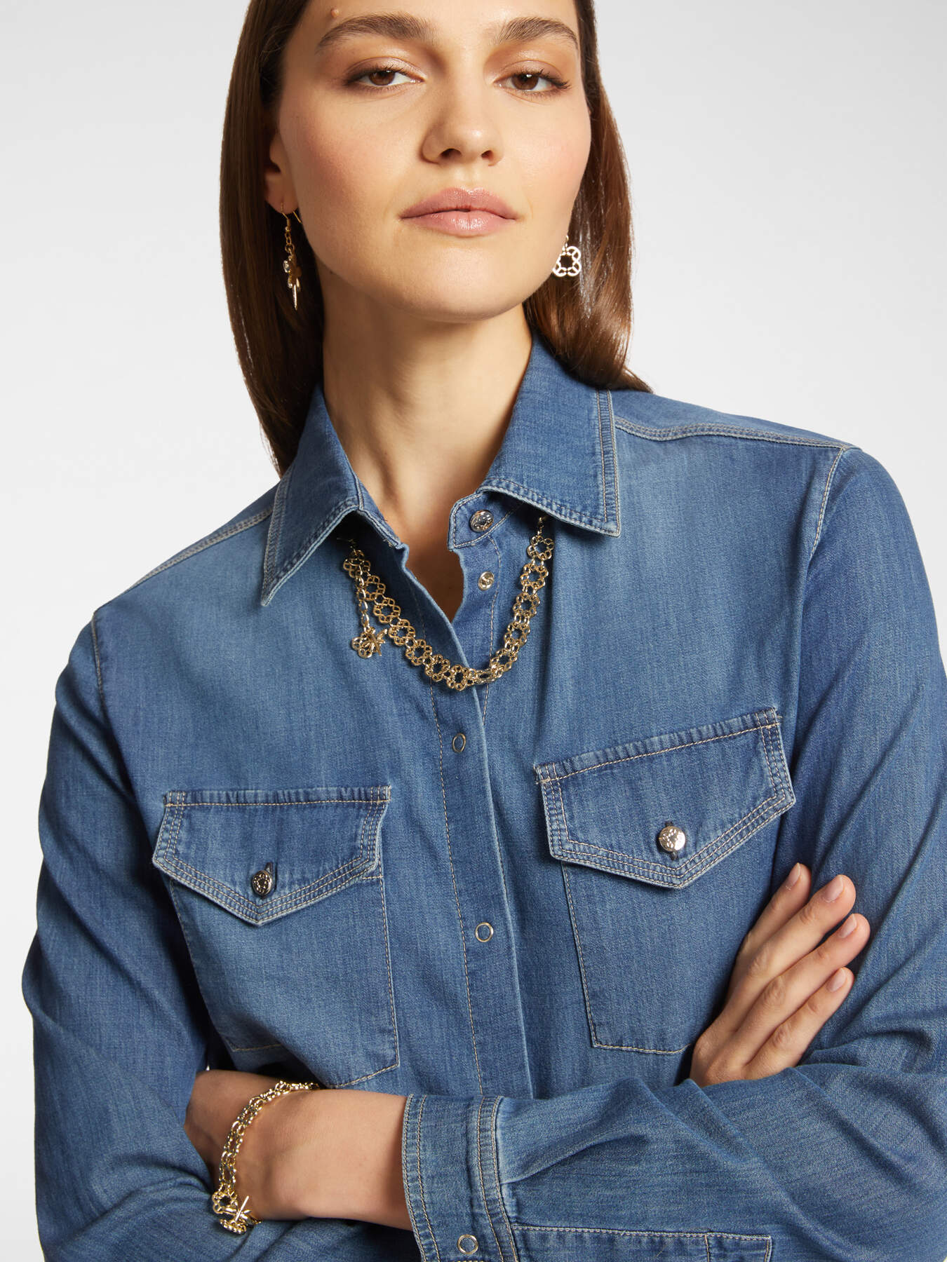 Camicia in chambray con collana image number 3