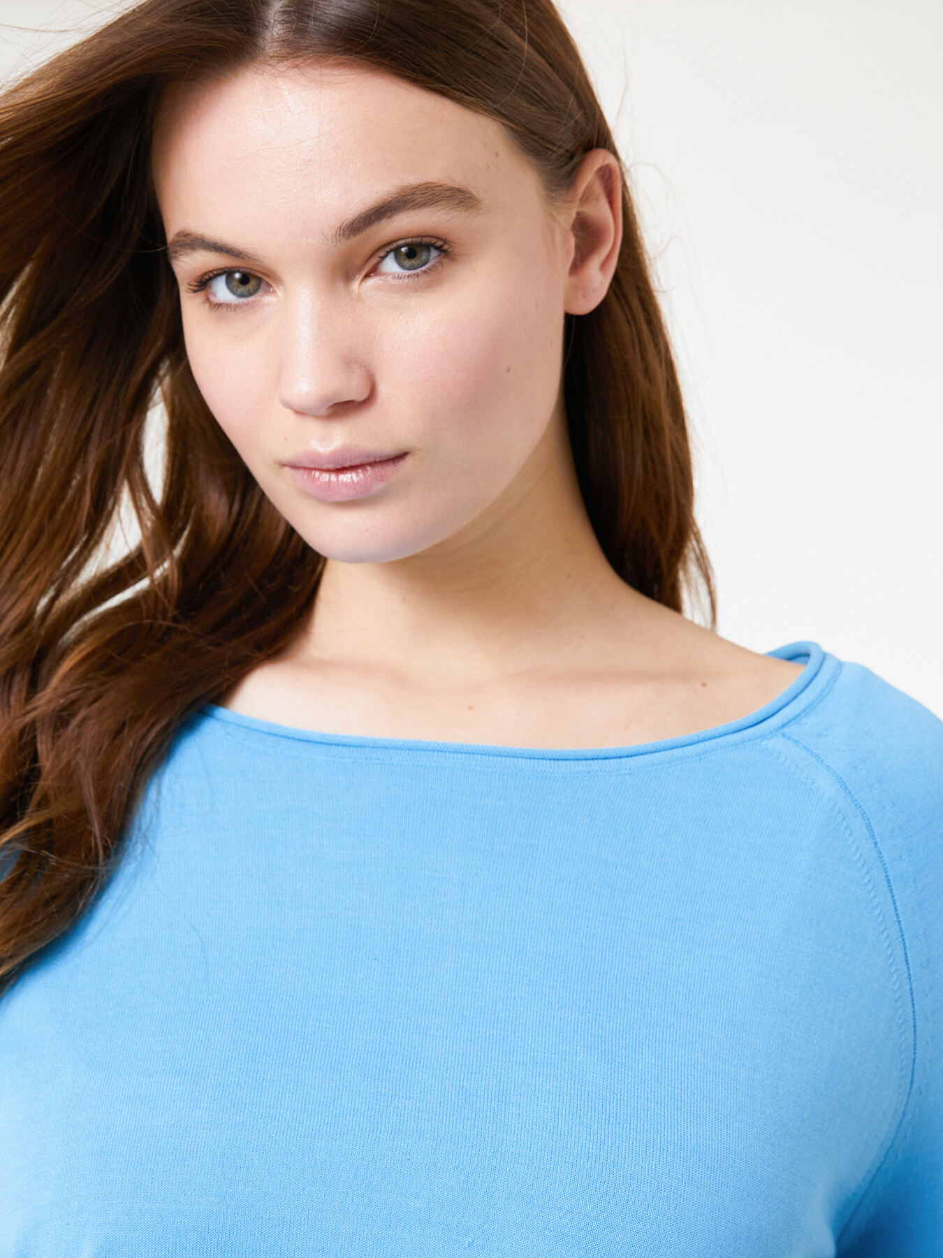 Pull &agrave; manches courtes de couleur unie image number 4