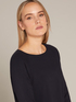 Pull ray&eacute; boxy en viscose responsable image number 3