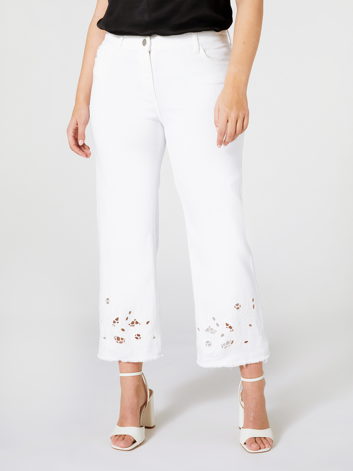 Pantalon droit avec broderie dans le bas image number 2