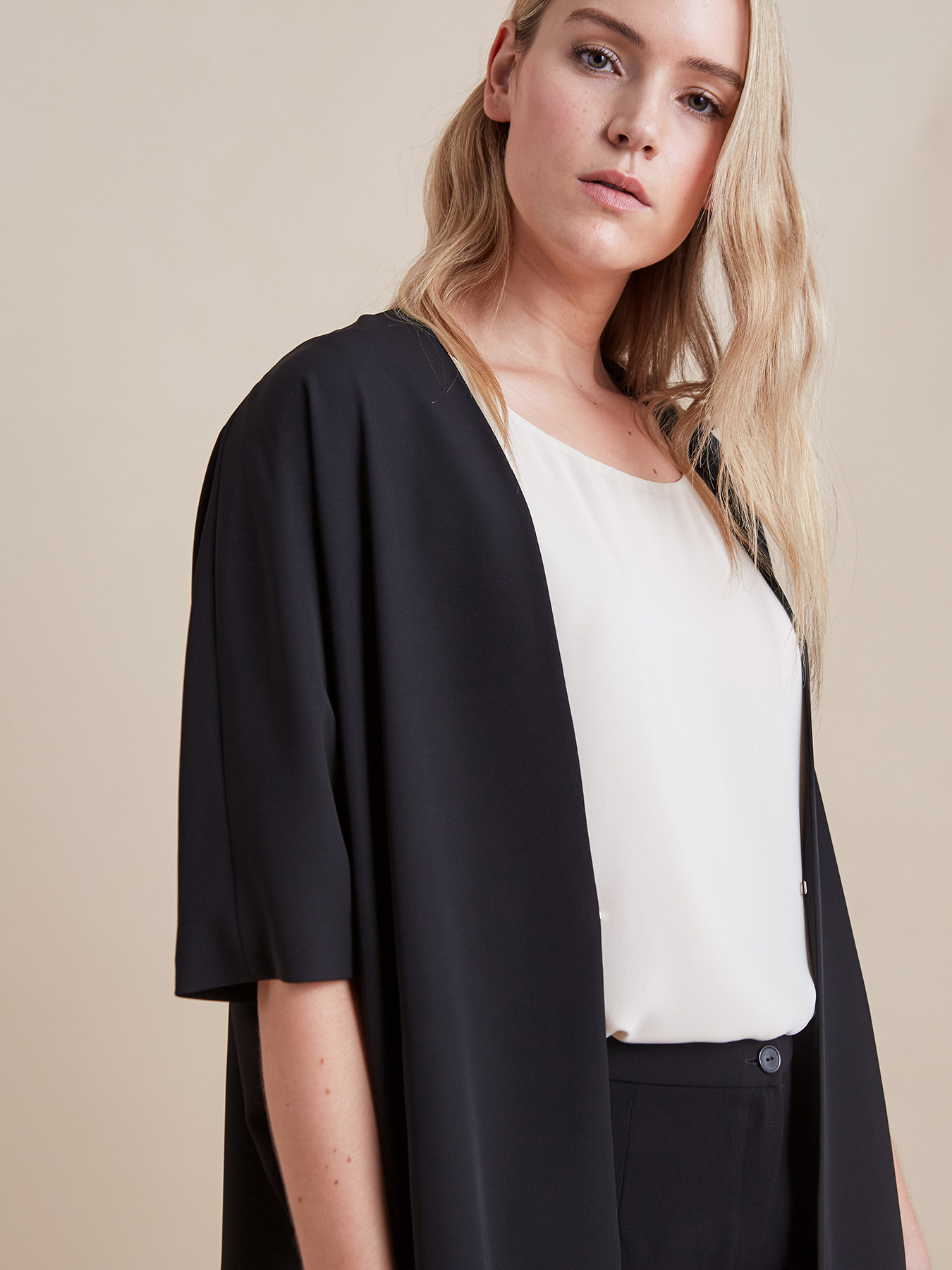 Veste l&eacute;g&egrave;re en lin image number 2