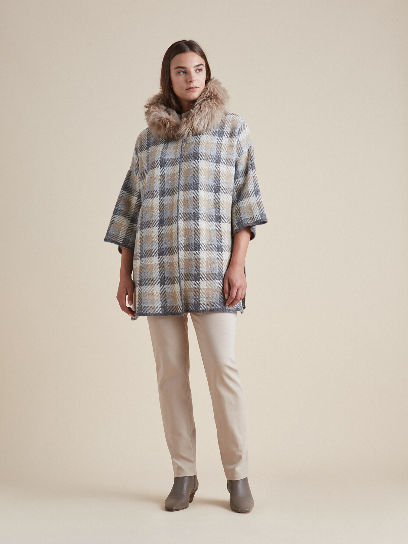 Capa con fantas&iacute;a de cuadros image number 2