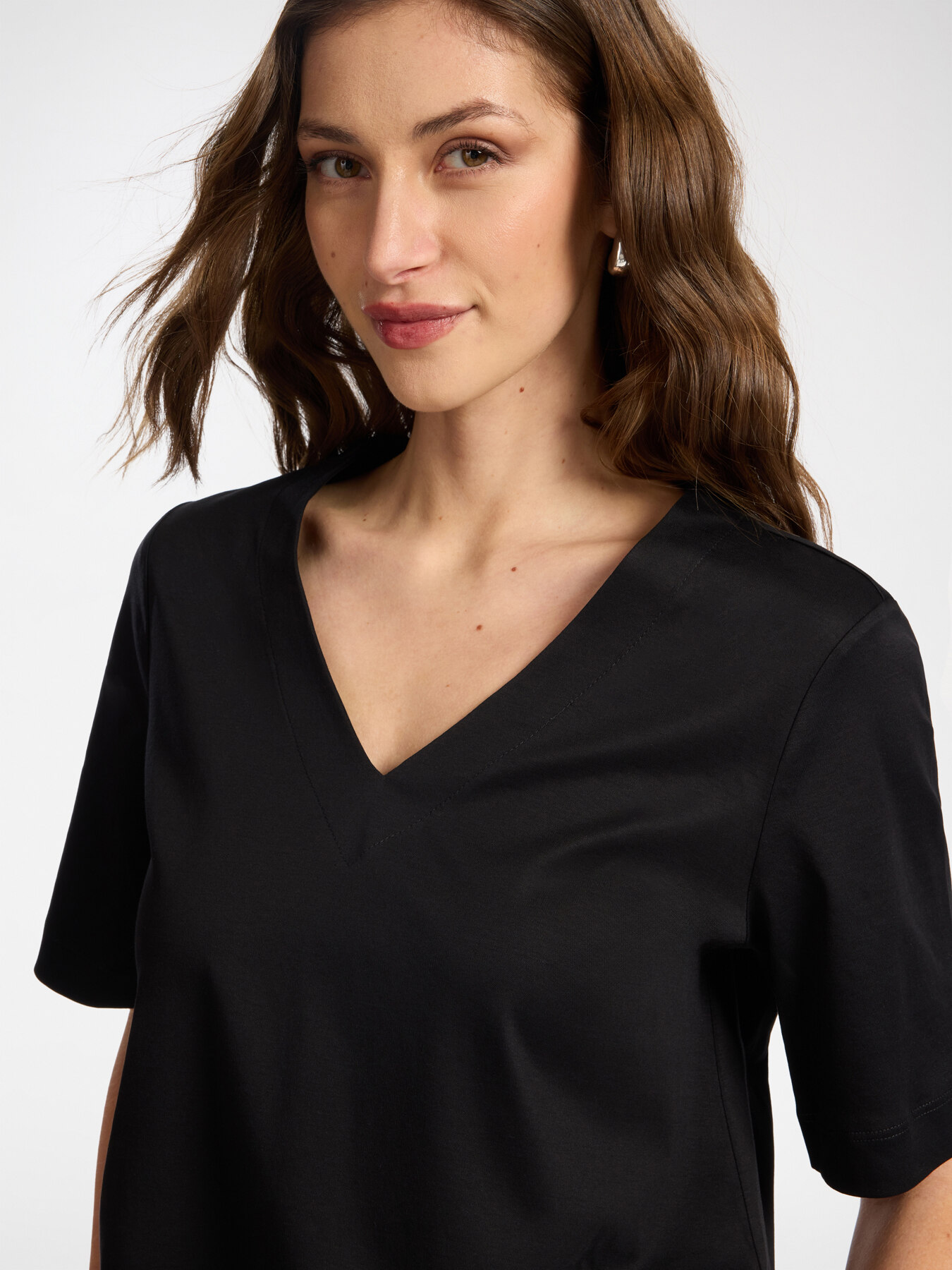 V-neck cotton T-shirt image number 2