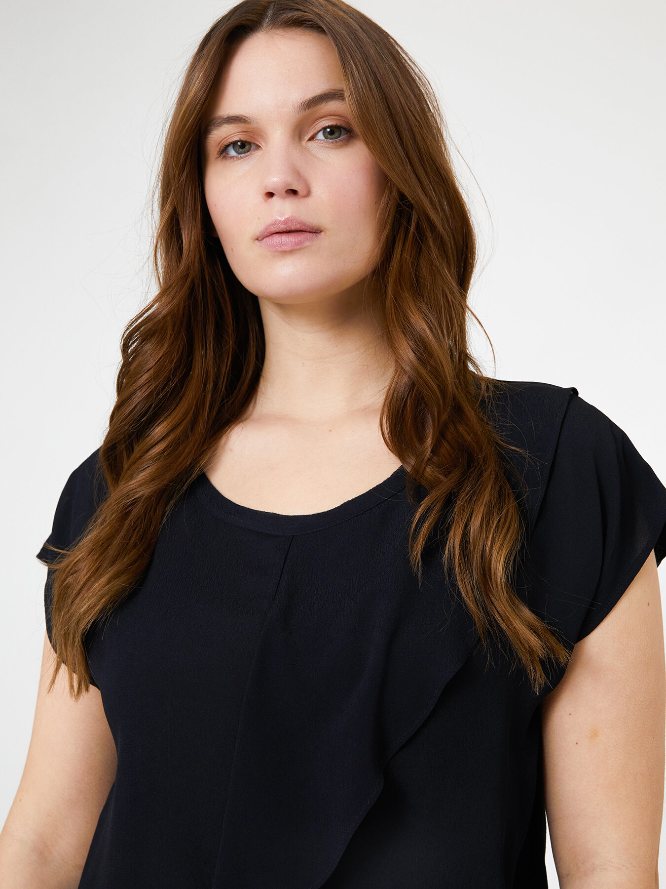 Camiseta com babados na frente image number 3