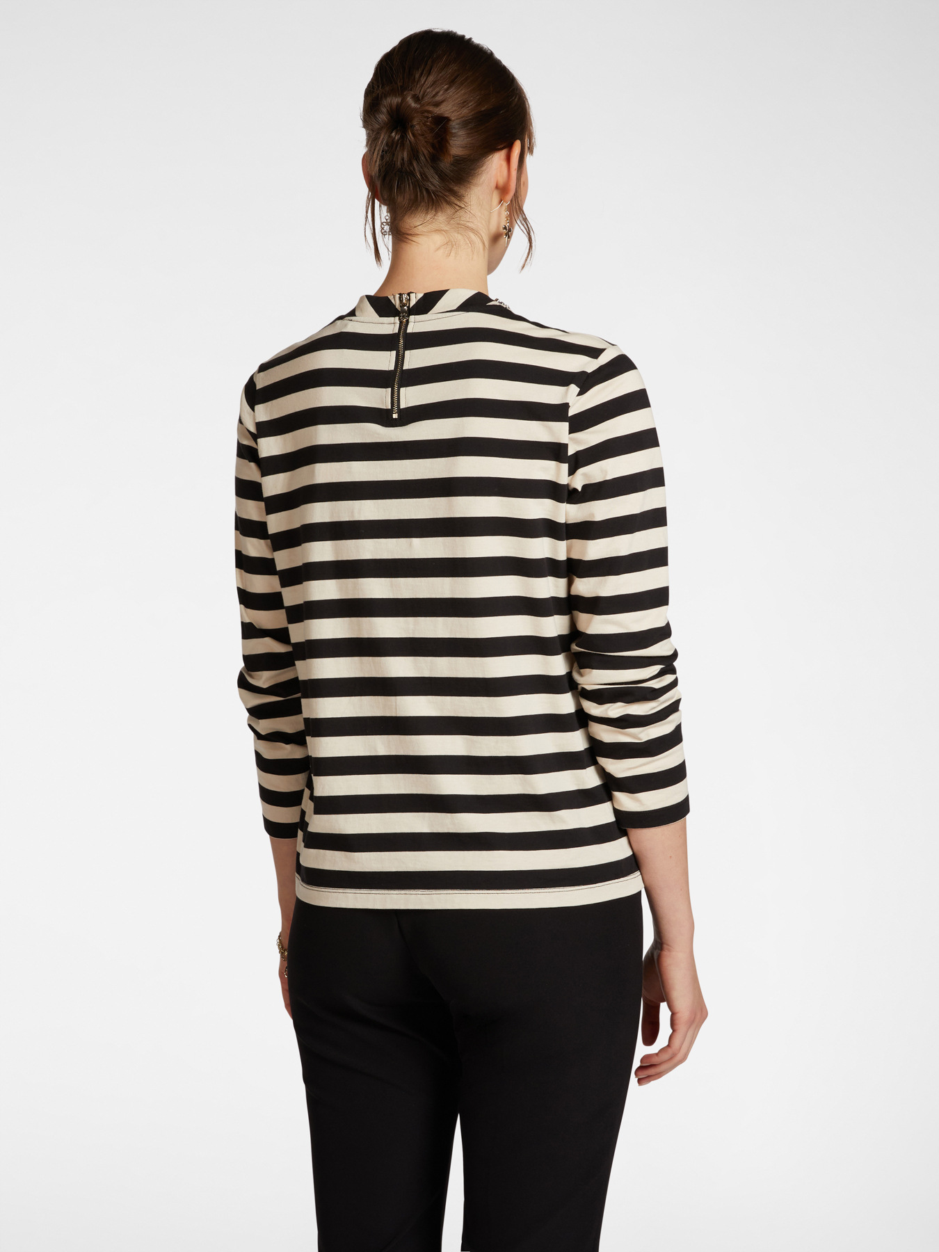 T-shirt ray&eacute; avec broderie de libellules image number 1