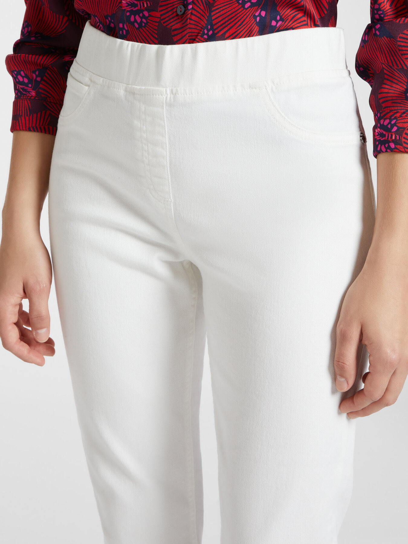 Pantalon droit &agrave; enfiler image number 3