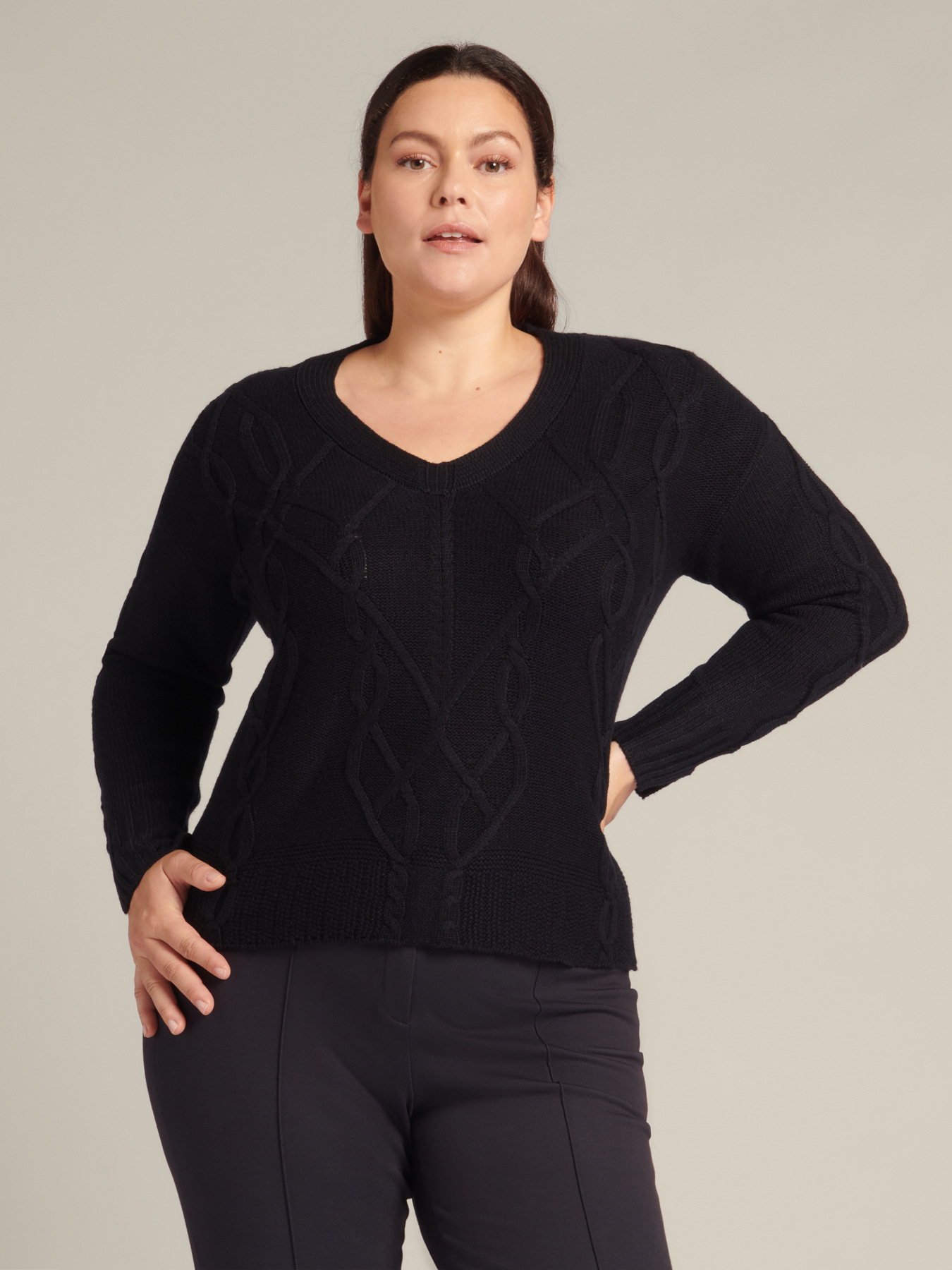 Jersey con cuello de pico, con mezcla de cachemir image number 2