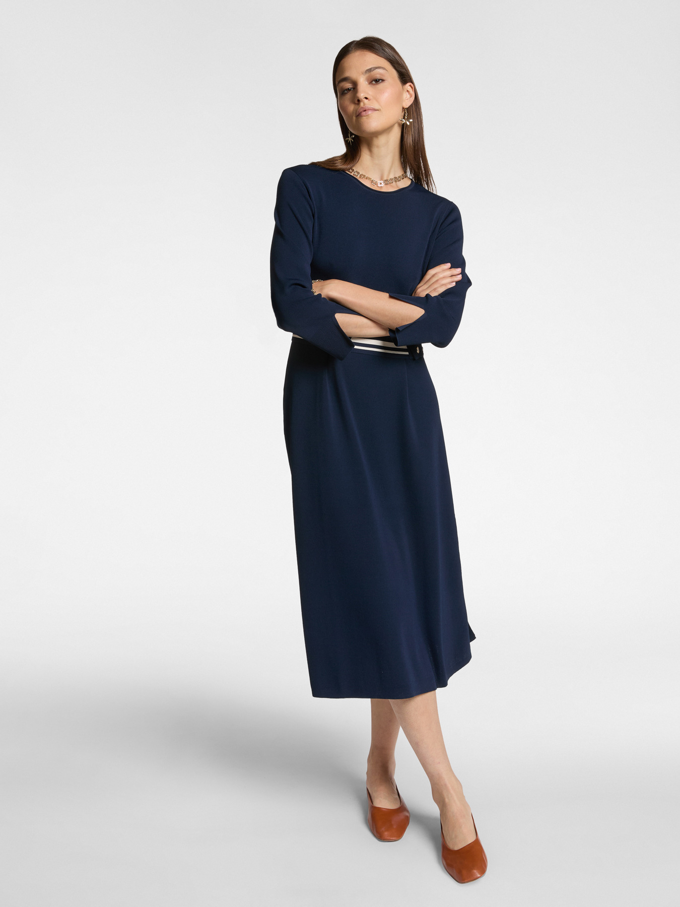 Tricot dress with striped belt image number 0