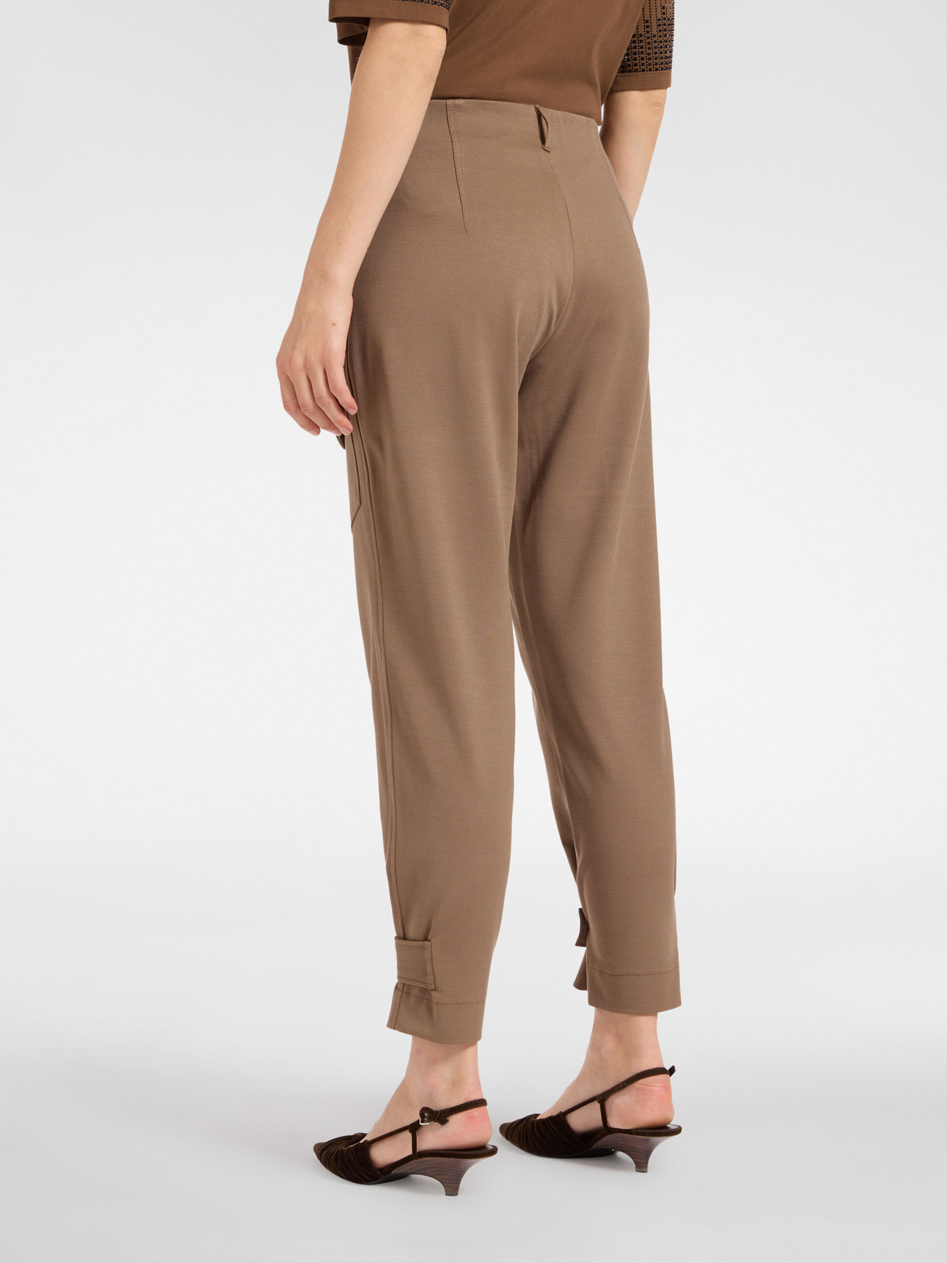 Hose mit Tasche und Riemen am Saum image number 1