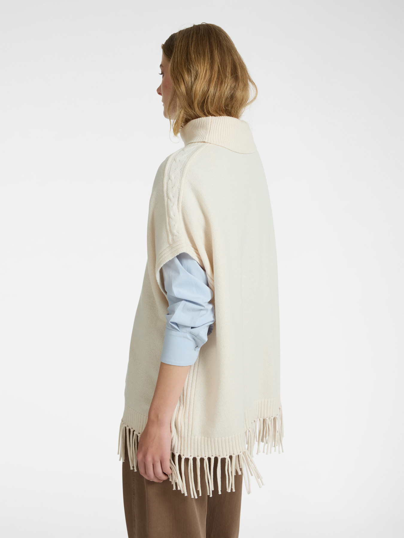 Pure wool cape image number 1