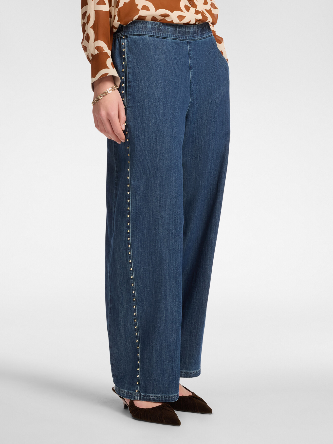 Jeans con borchie image number 2