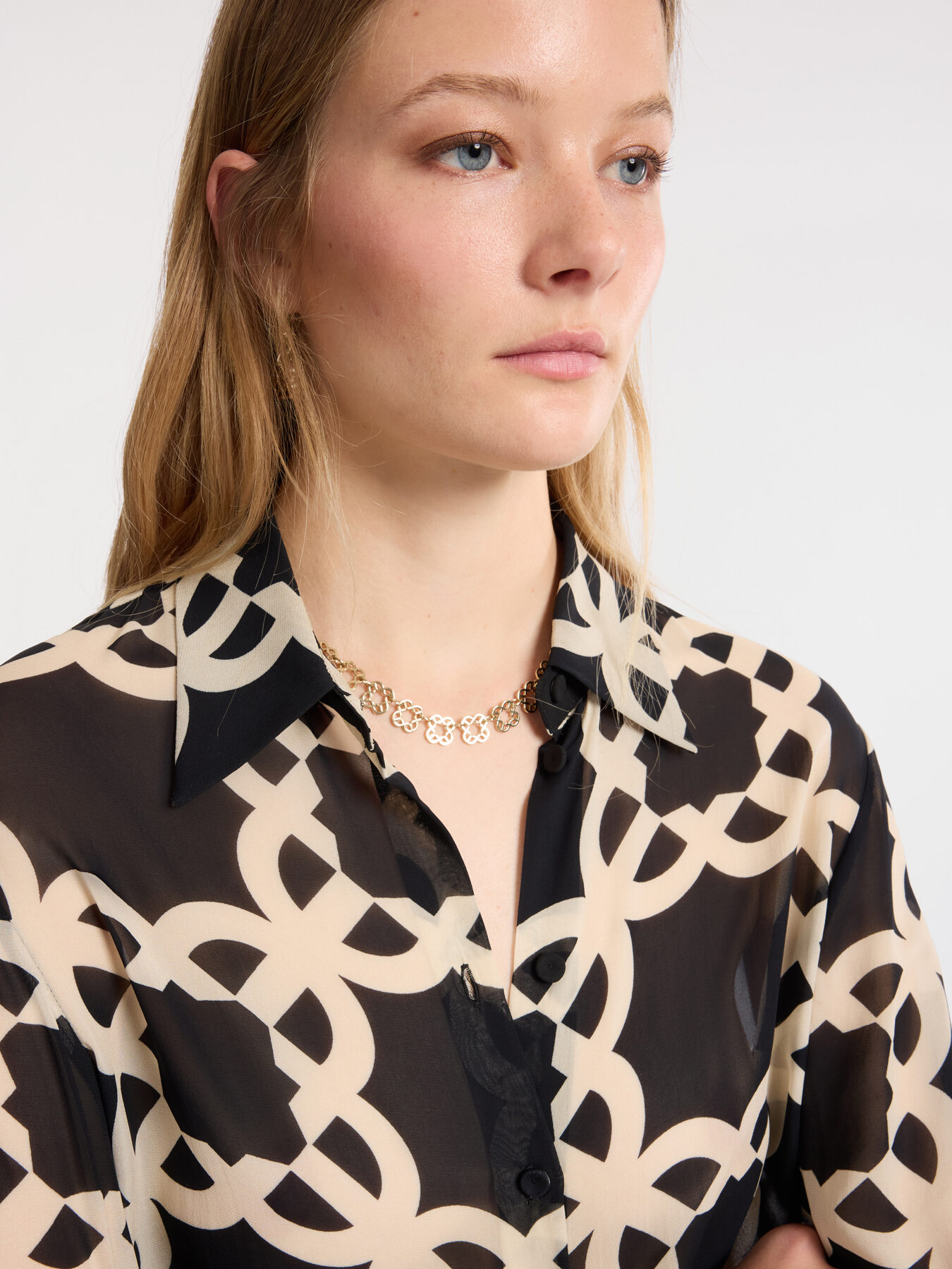 Camisa estampada image number 3