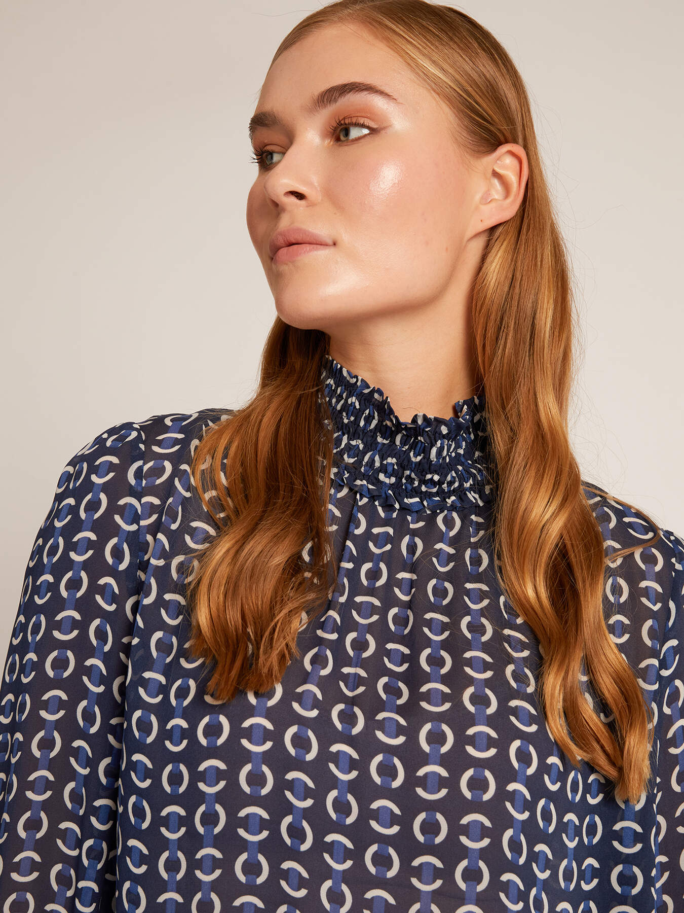 Blusa in georgette stampata image number 3