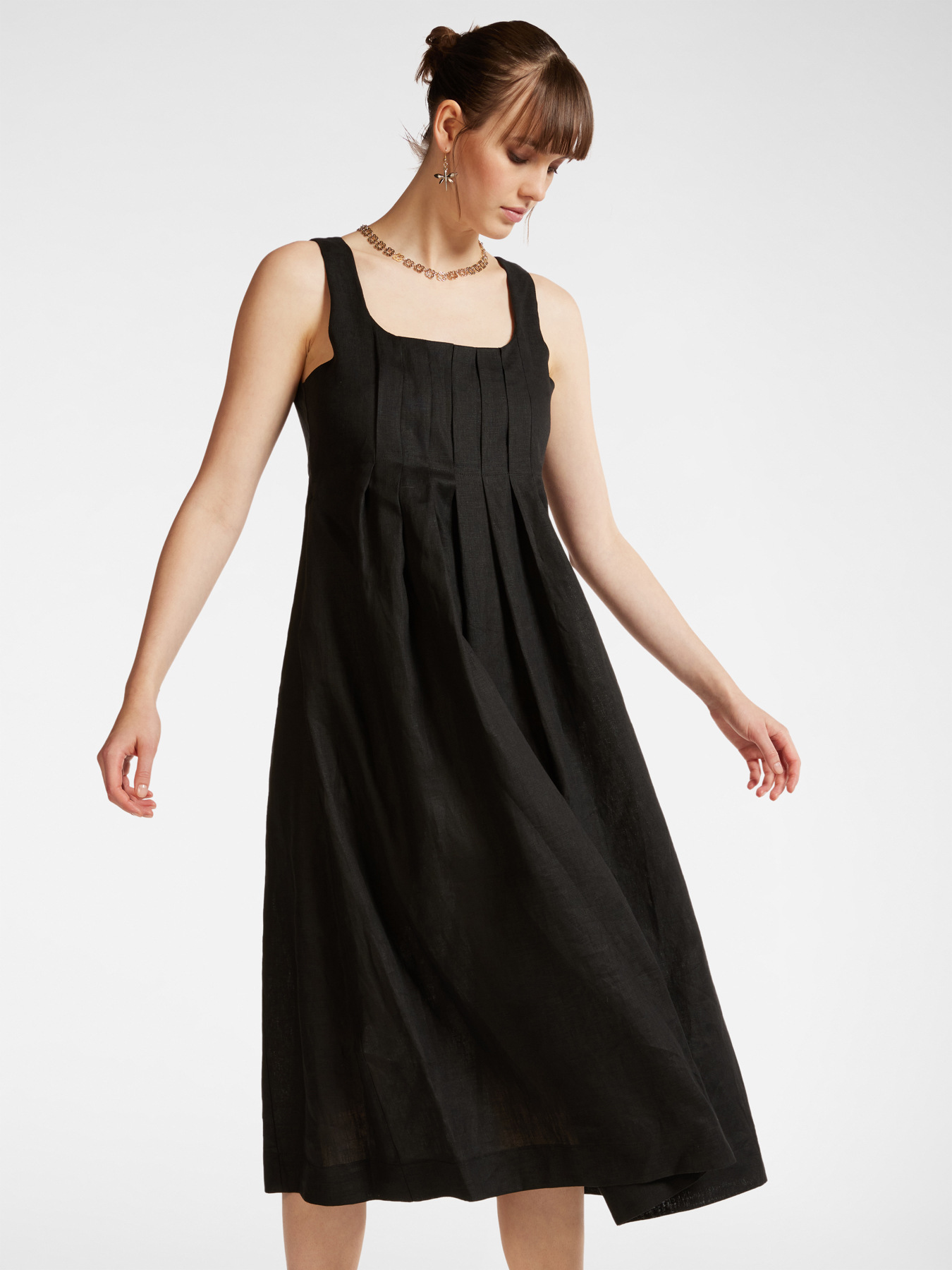 Robe en lin à plis sur le devant image number 2