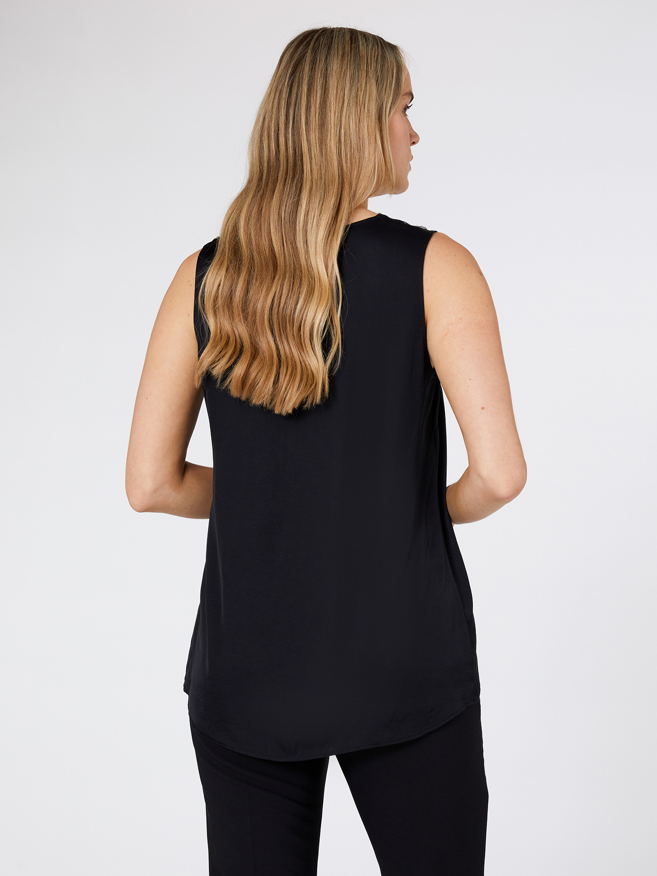 Top com renda image number 2