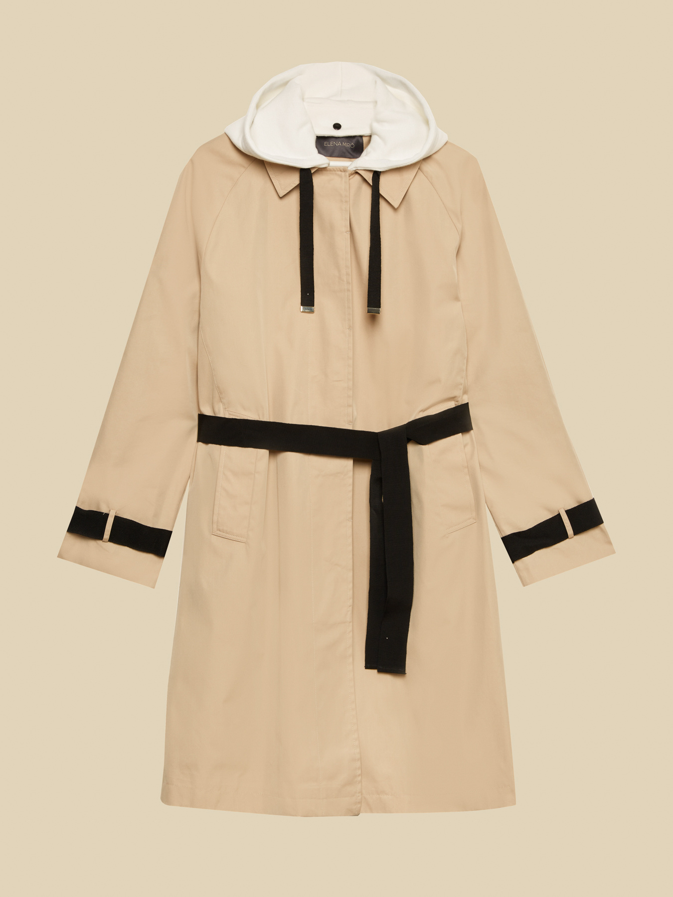 Gabardina con botonadura simple image number 4