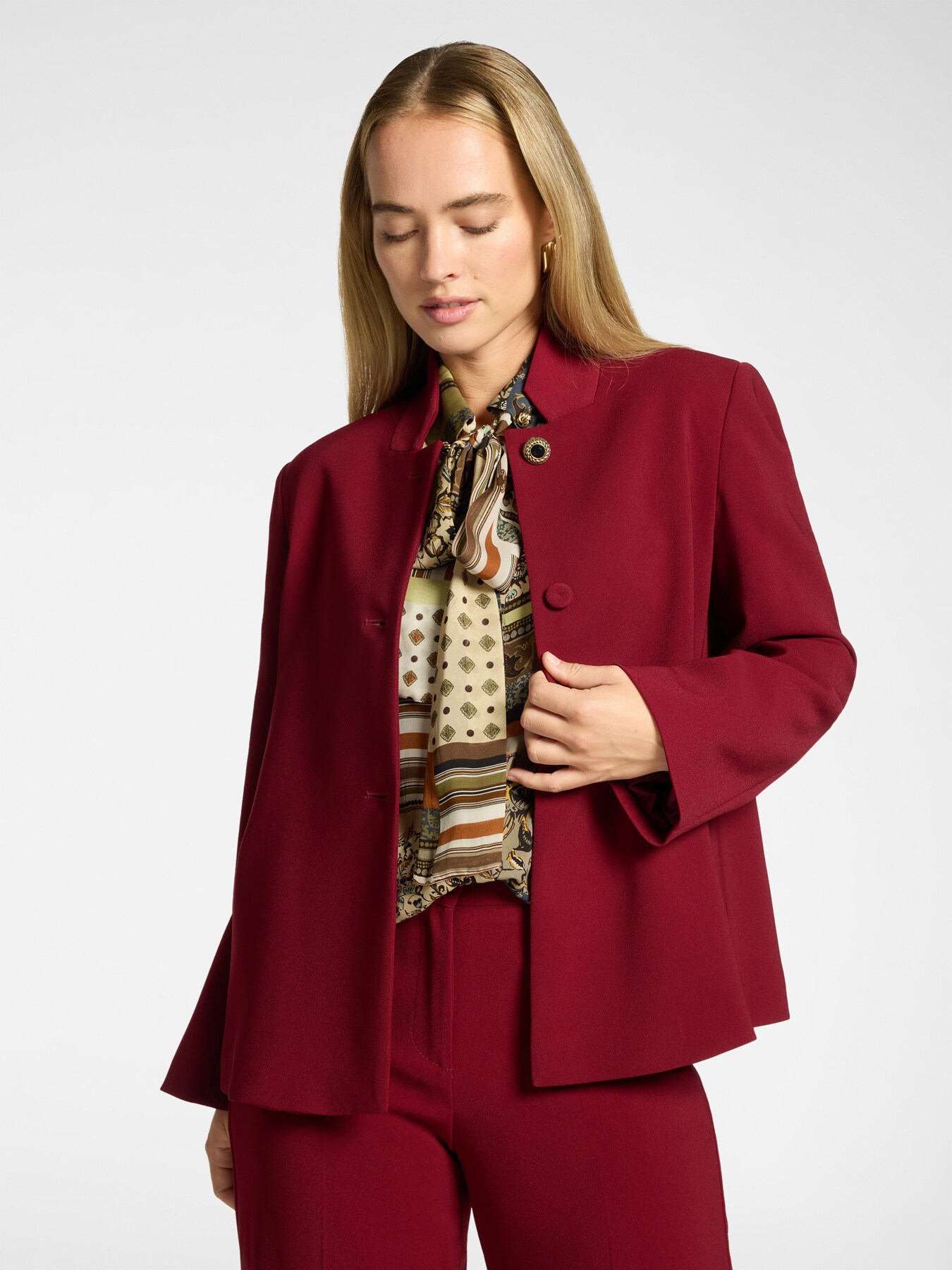 Cr&ecirc;pe jacket with jewel button image number 0