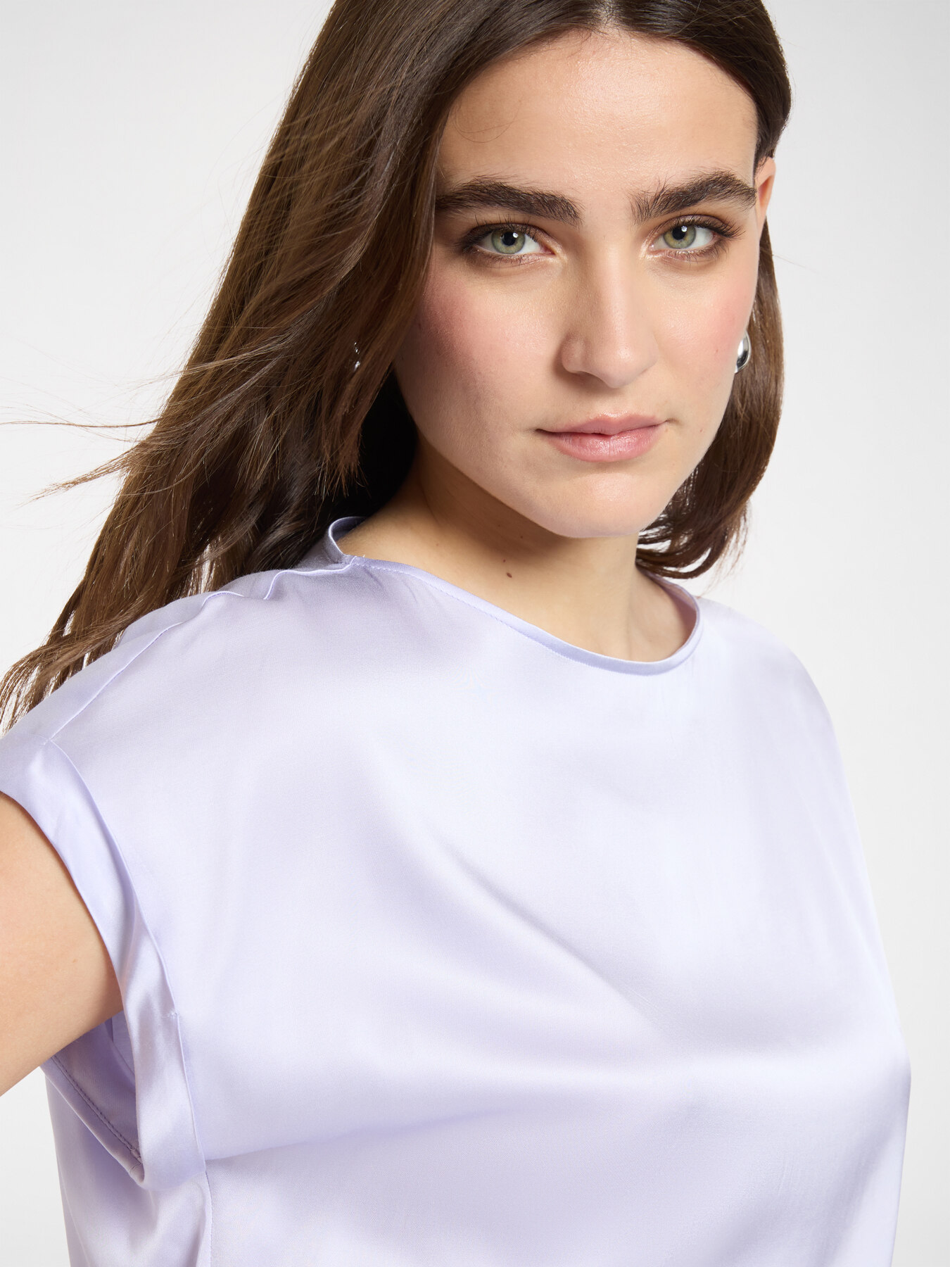 Blusa em cetim image number 2