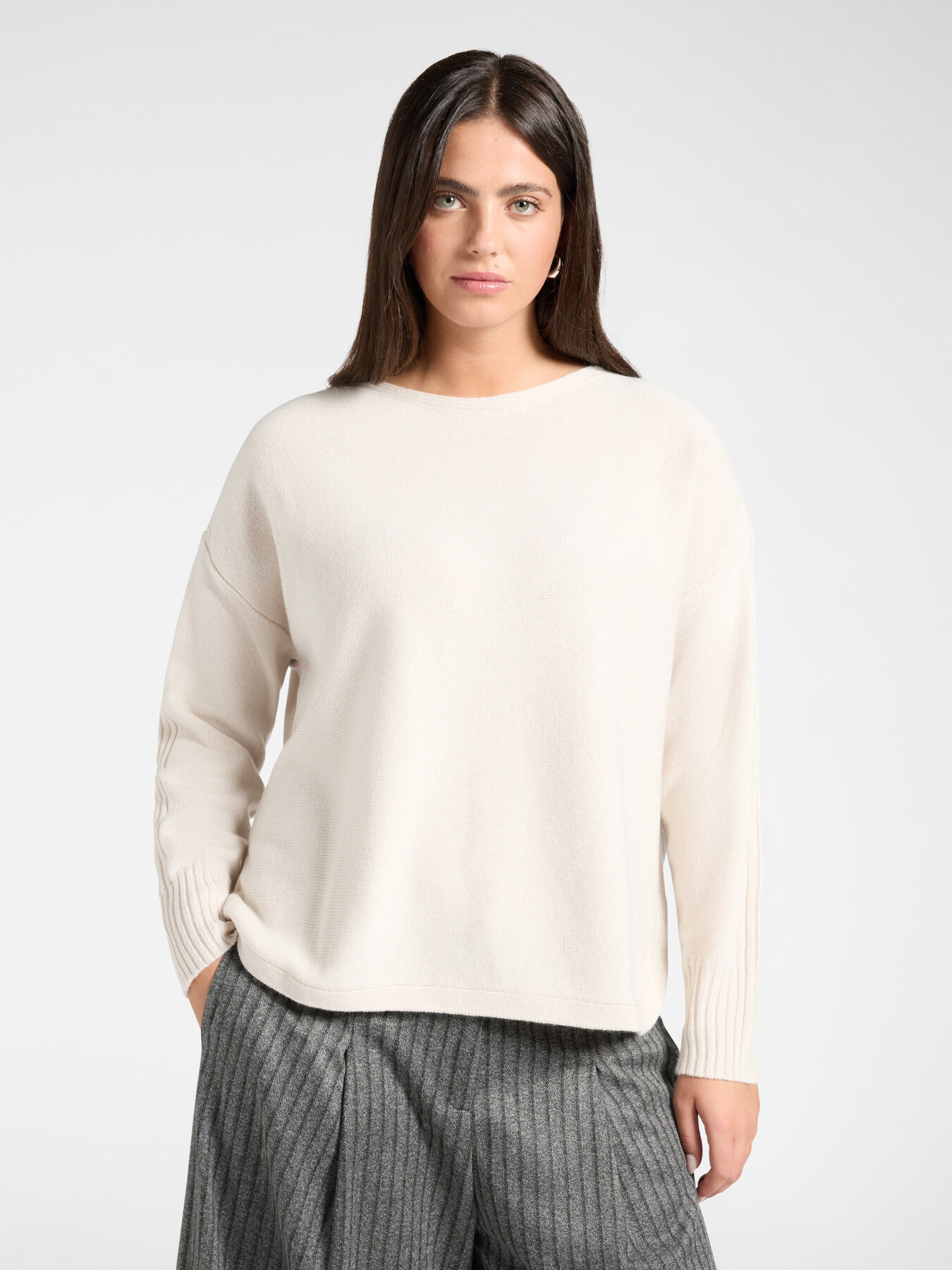 Maglia in pura lana scollo barchetta image number 0
