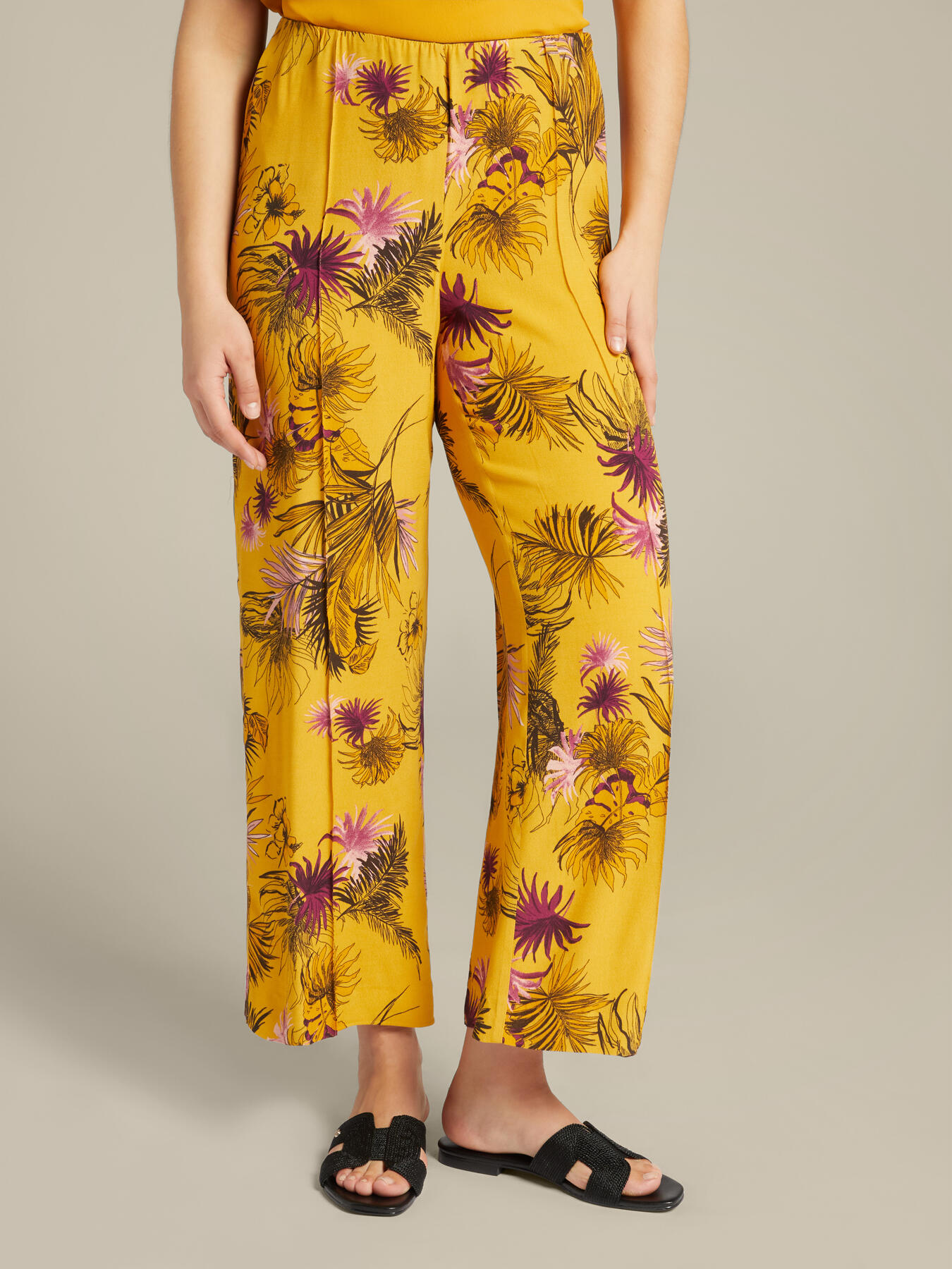 Cal&ccedil;as em viscose ECOVERO&trade; estampada image number 2