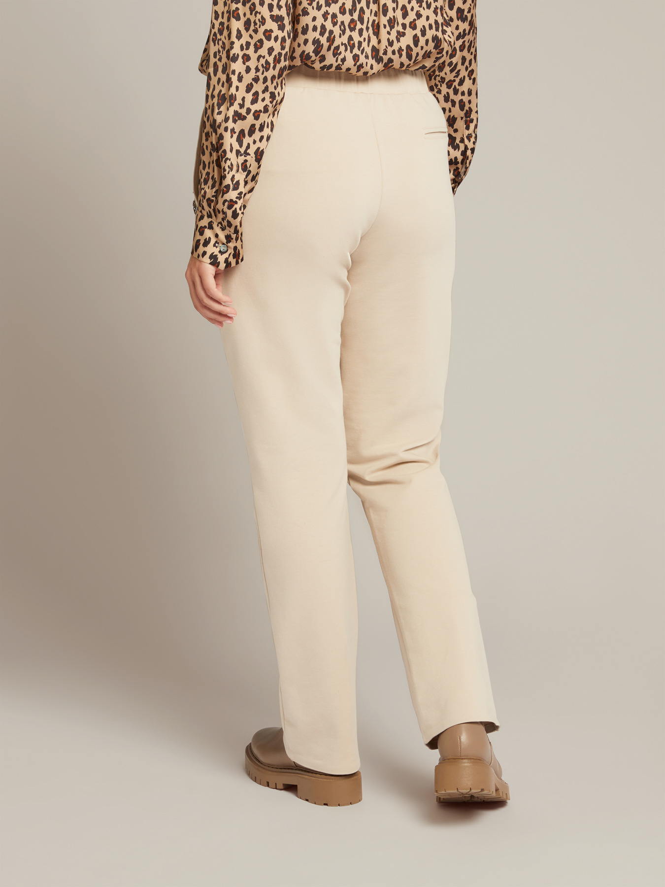 Cal&ccedil;as de moletom image number 1