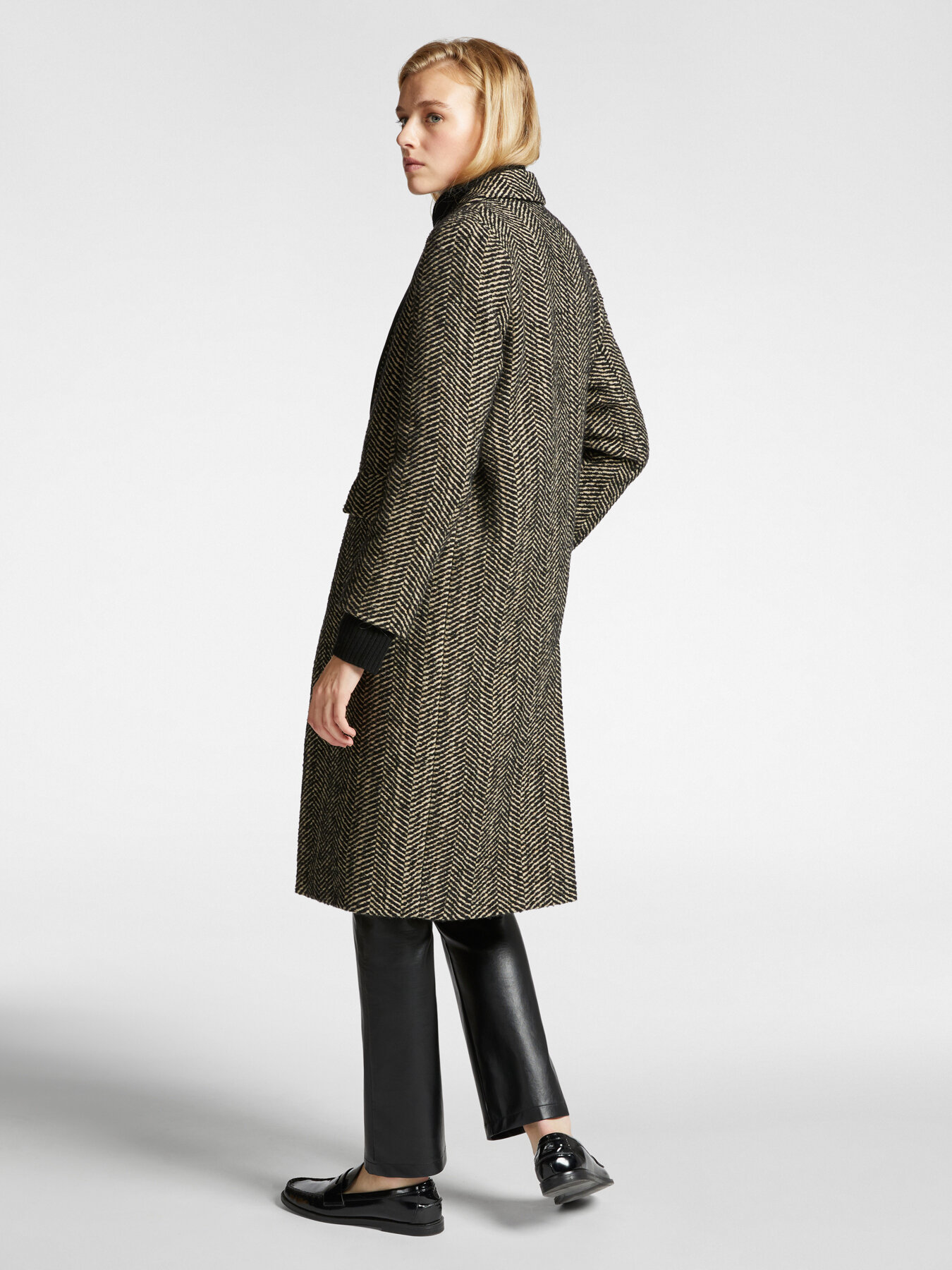 Mantel mit maskulinem Schnitt aus Chevron-Stoff image number 1