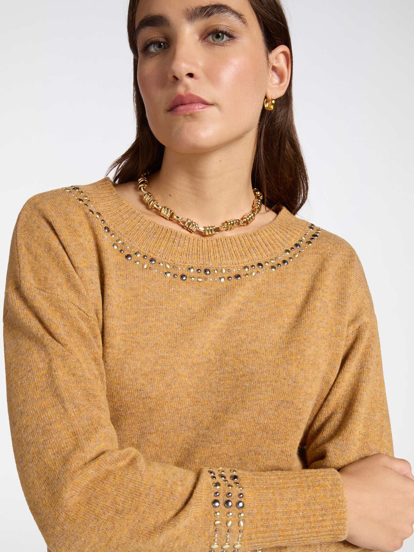 Maglia in pura lana con borchie image number 3