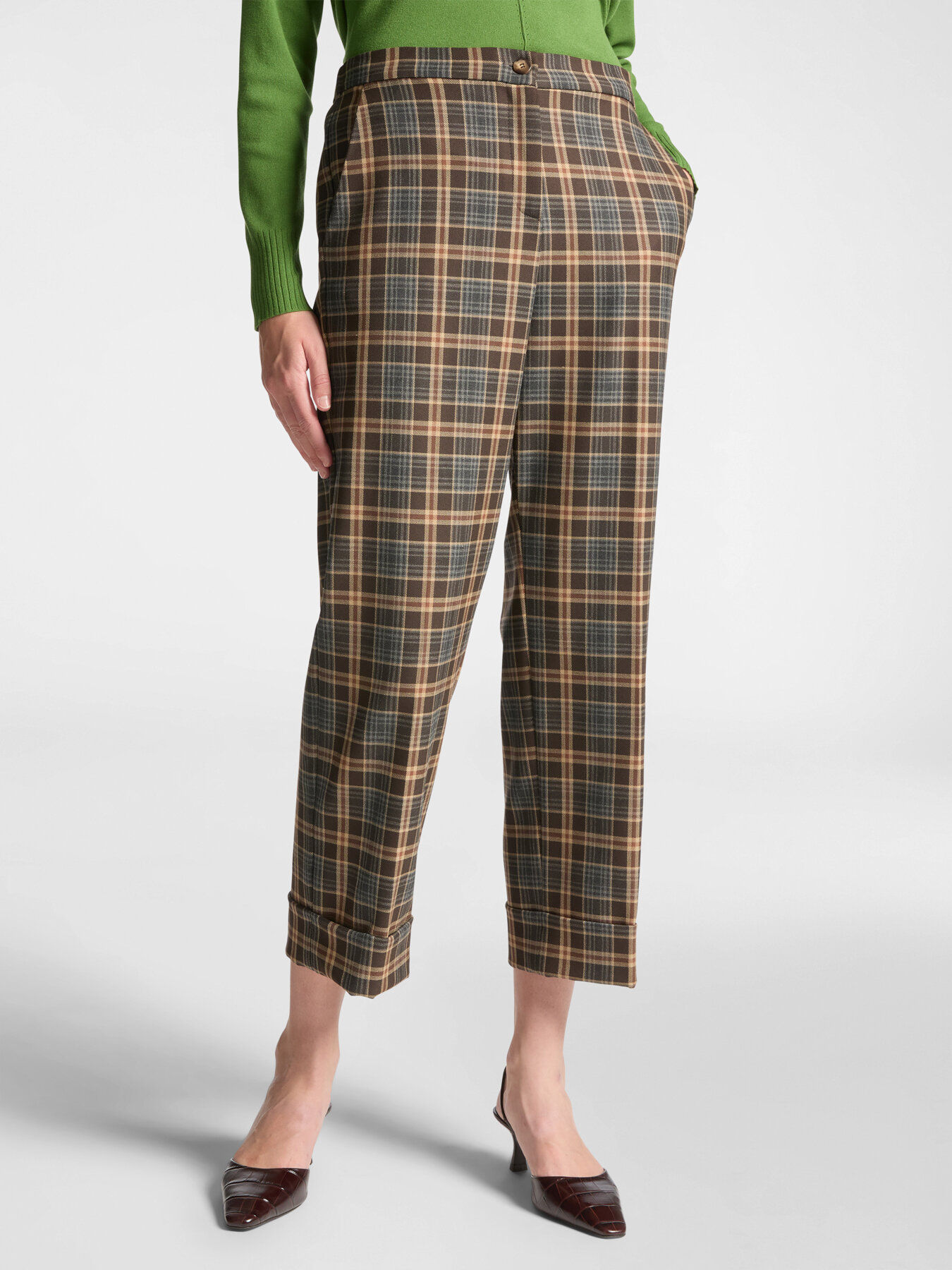 Chequered fabric cropped trousers image number 2