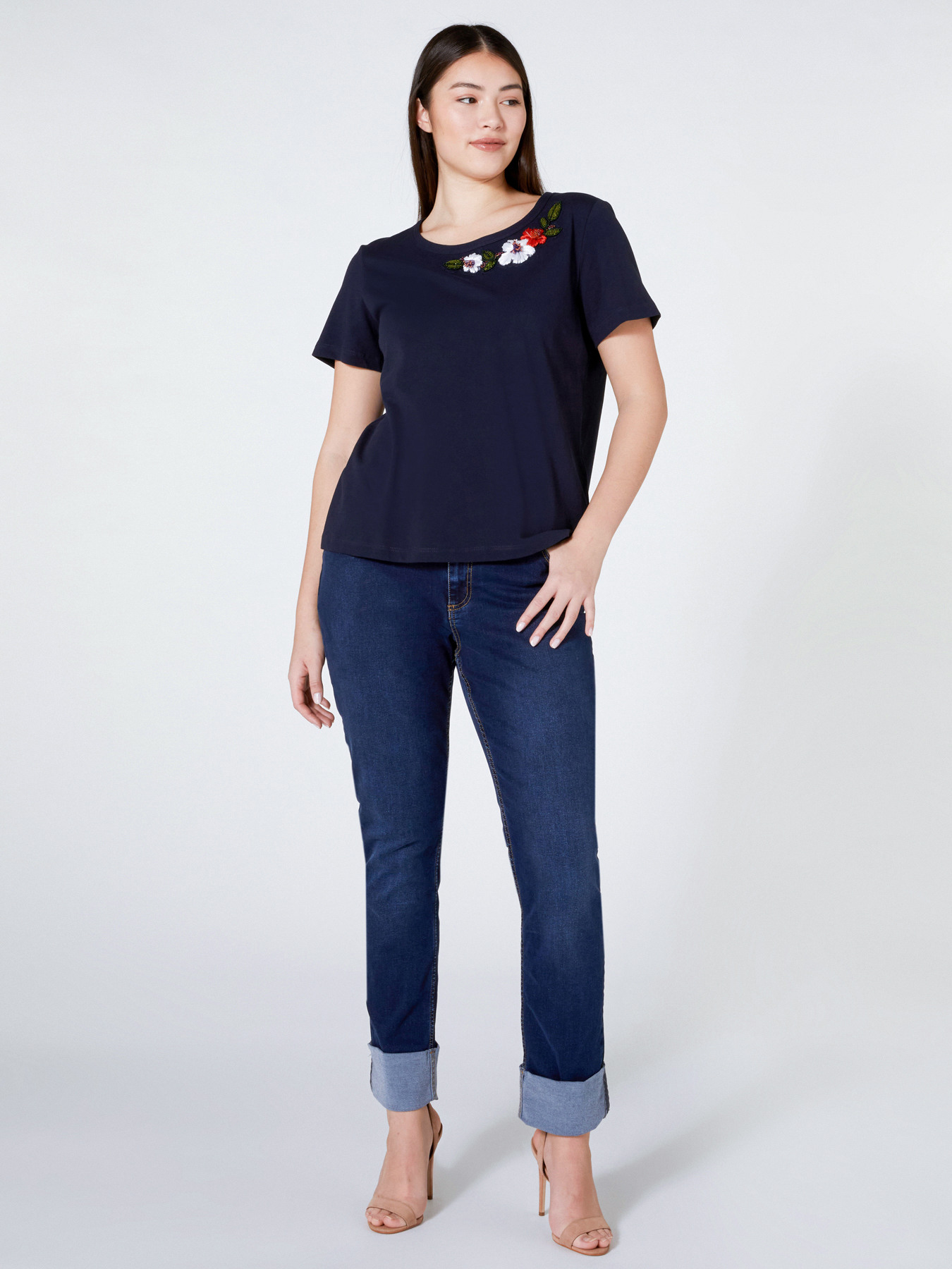 Camiseta con bordado floral de hilo image number 1