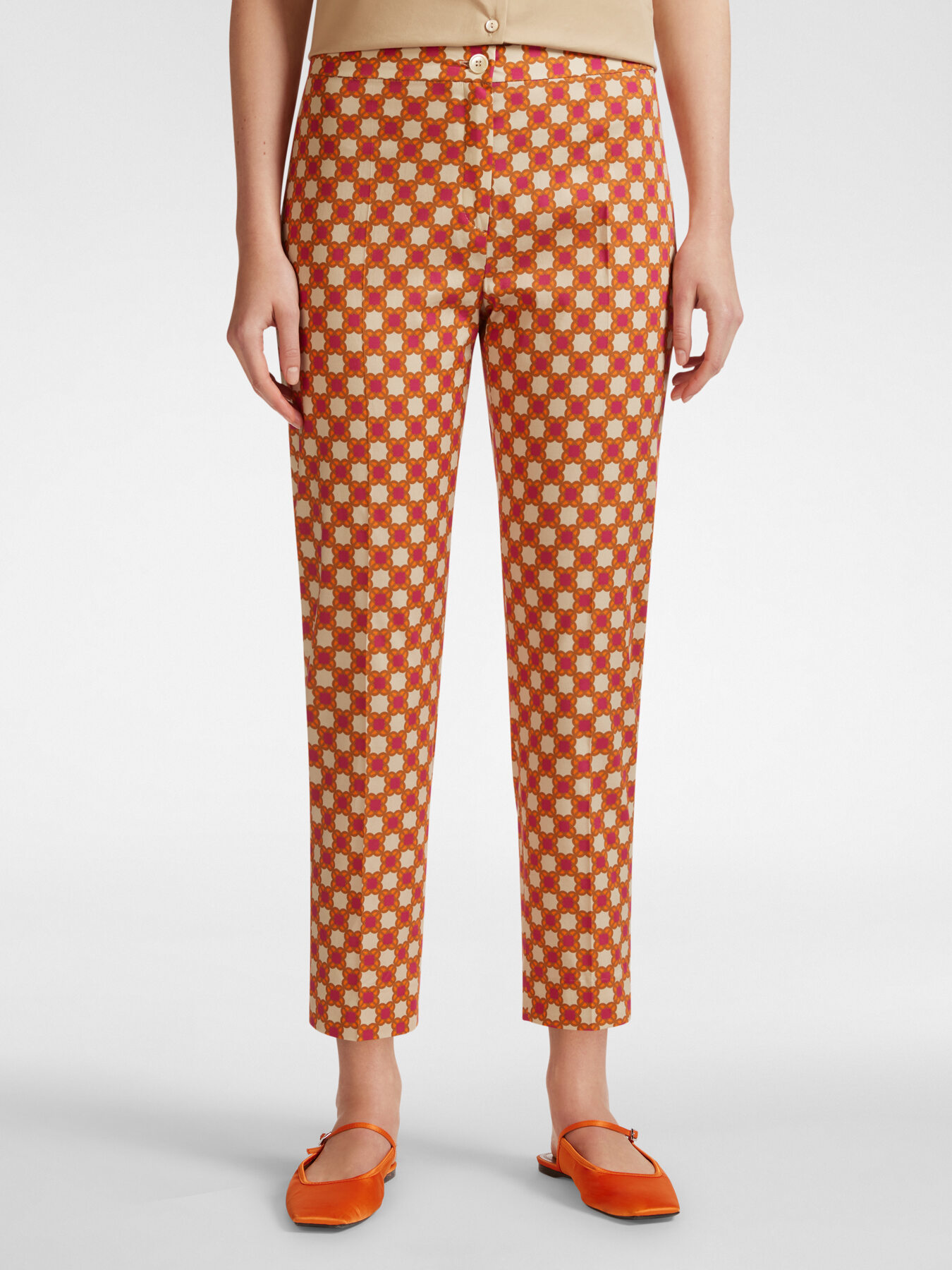 Pantalones rectos estampados image number 2