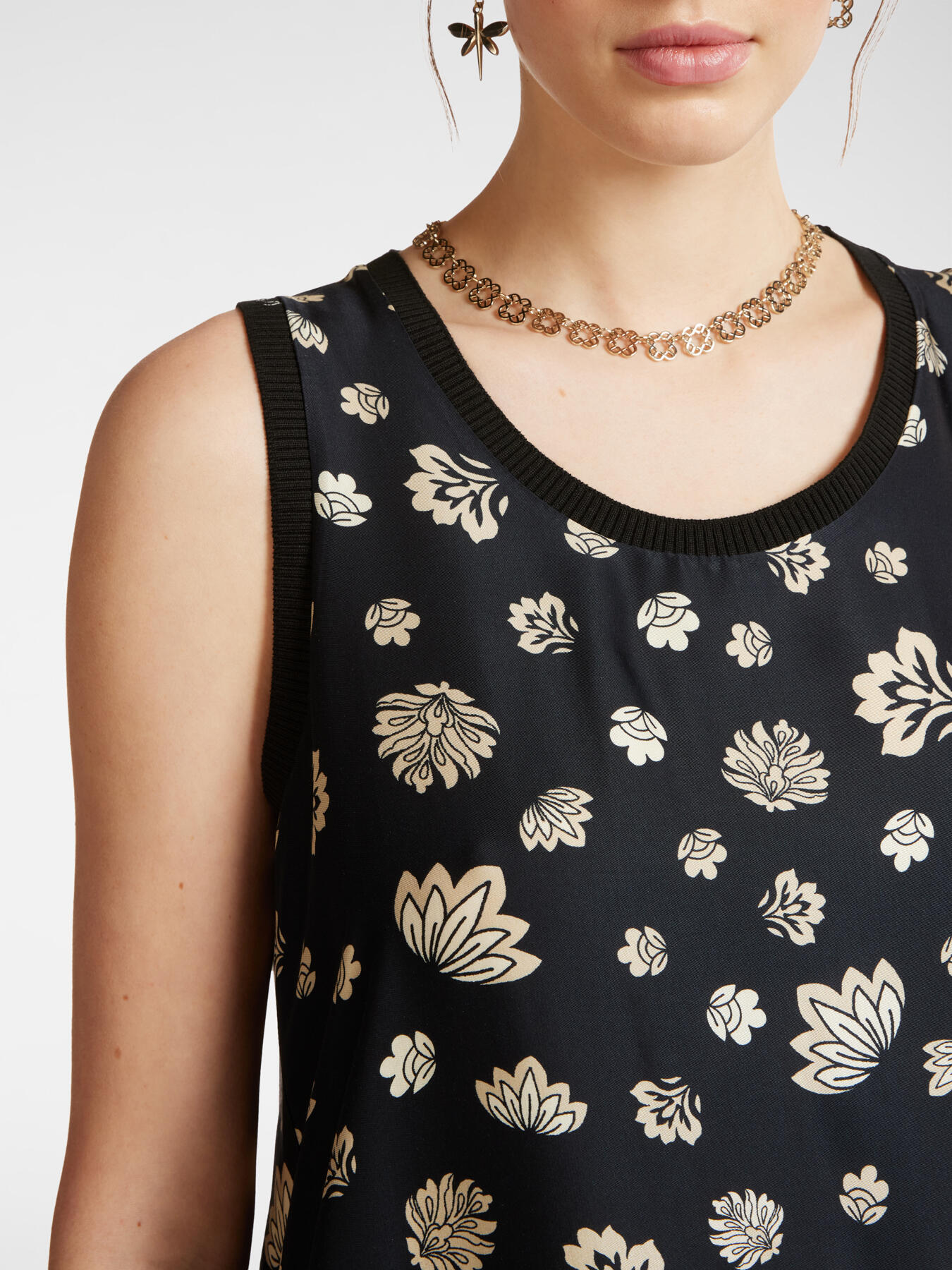 Midi dress with ethnic print image number 3