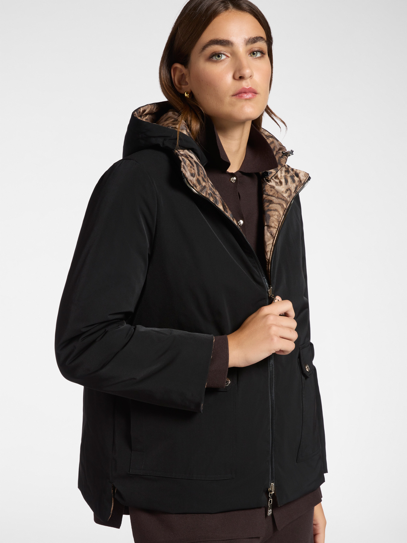 Reversible animalier down jacket image number 4