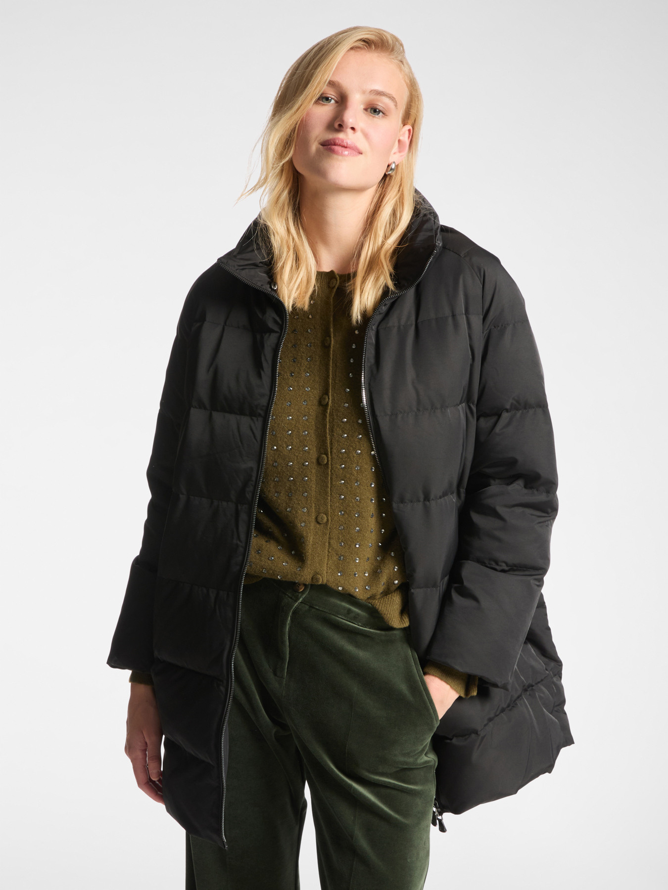 Daunenjacke aus zwei verschiedenen Stoffen image number 4