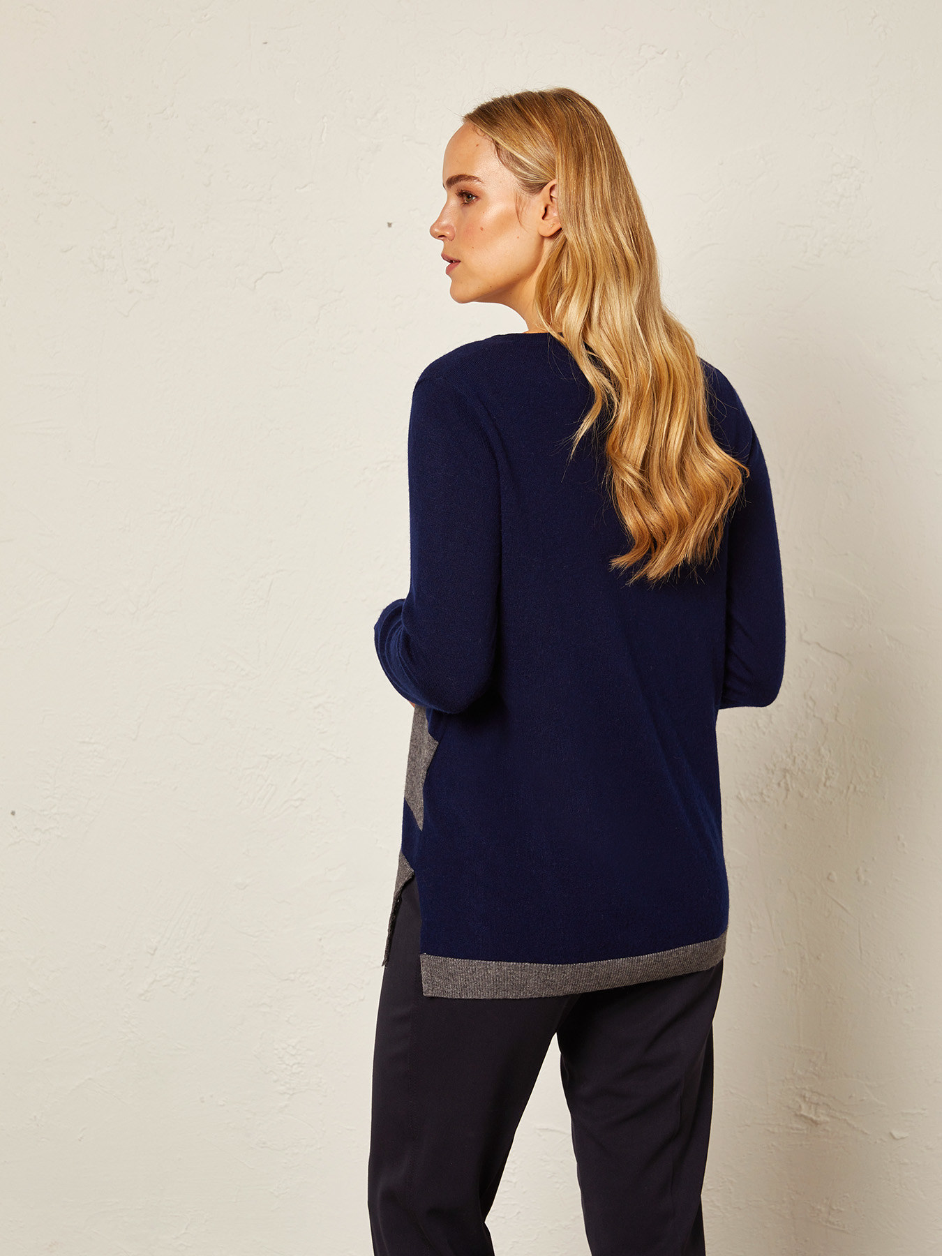 Camisola às riscas com borda em renda image number 1