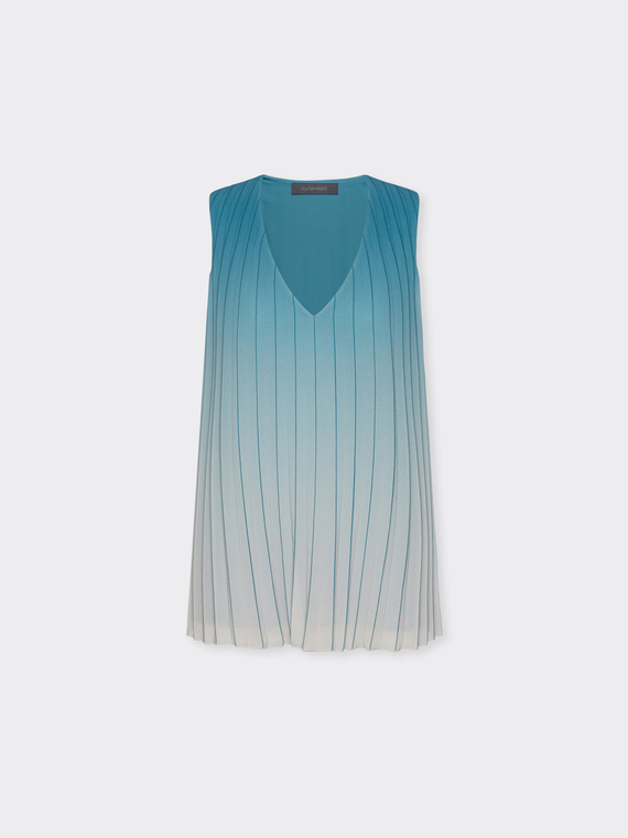 Pleated top in gradient color