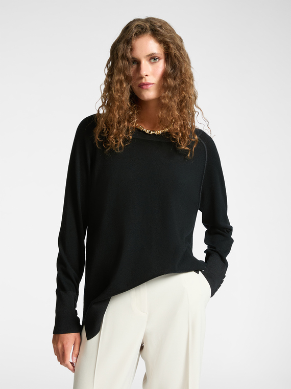 Weicher Pullover mit Knöpfen