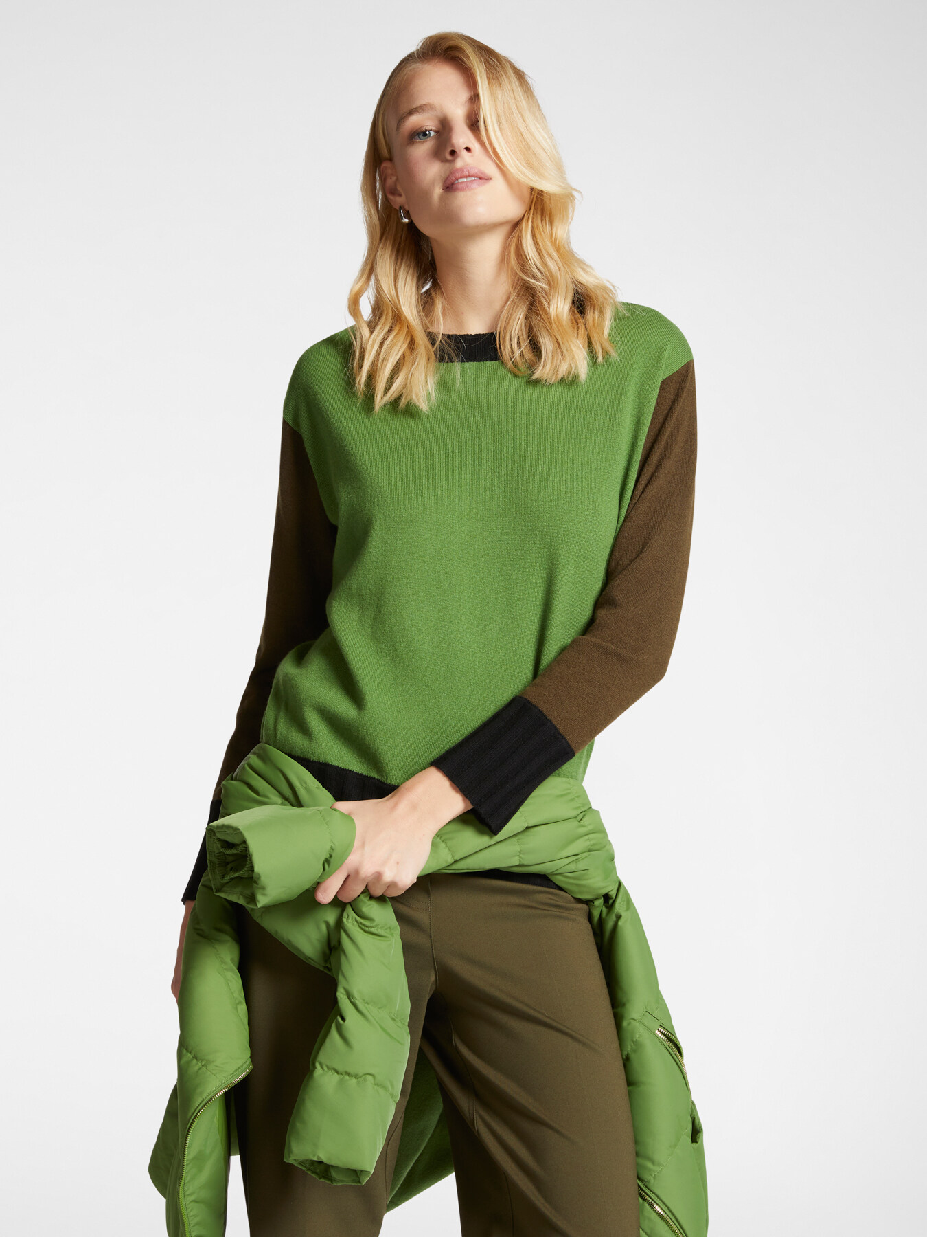 Colour-Block Pullover aus Wolle image number 0