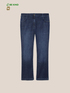 Jeans kick flare de algodão sustentável image number 4
