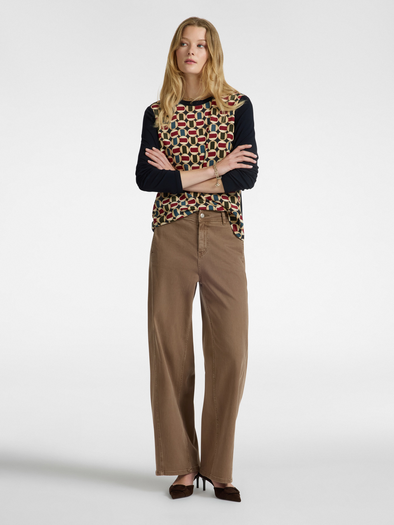 T-Shirt mit bedruckter Seidenfront image number 2