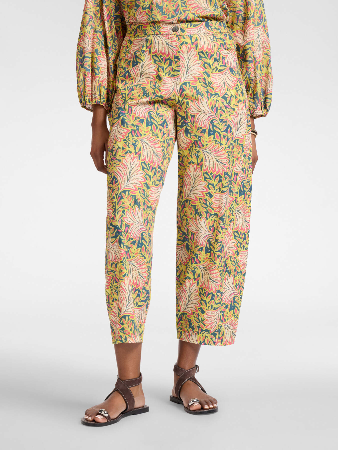 Printed trousers image number 2